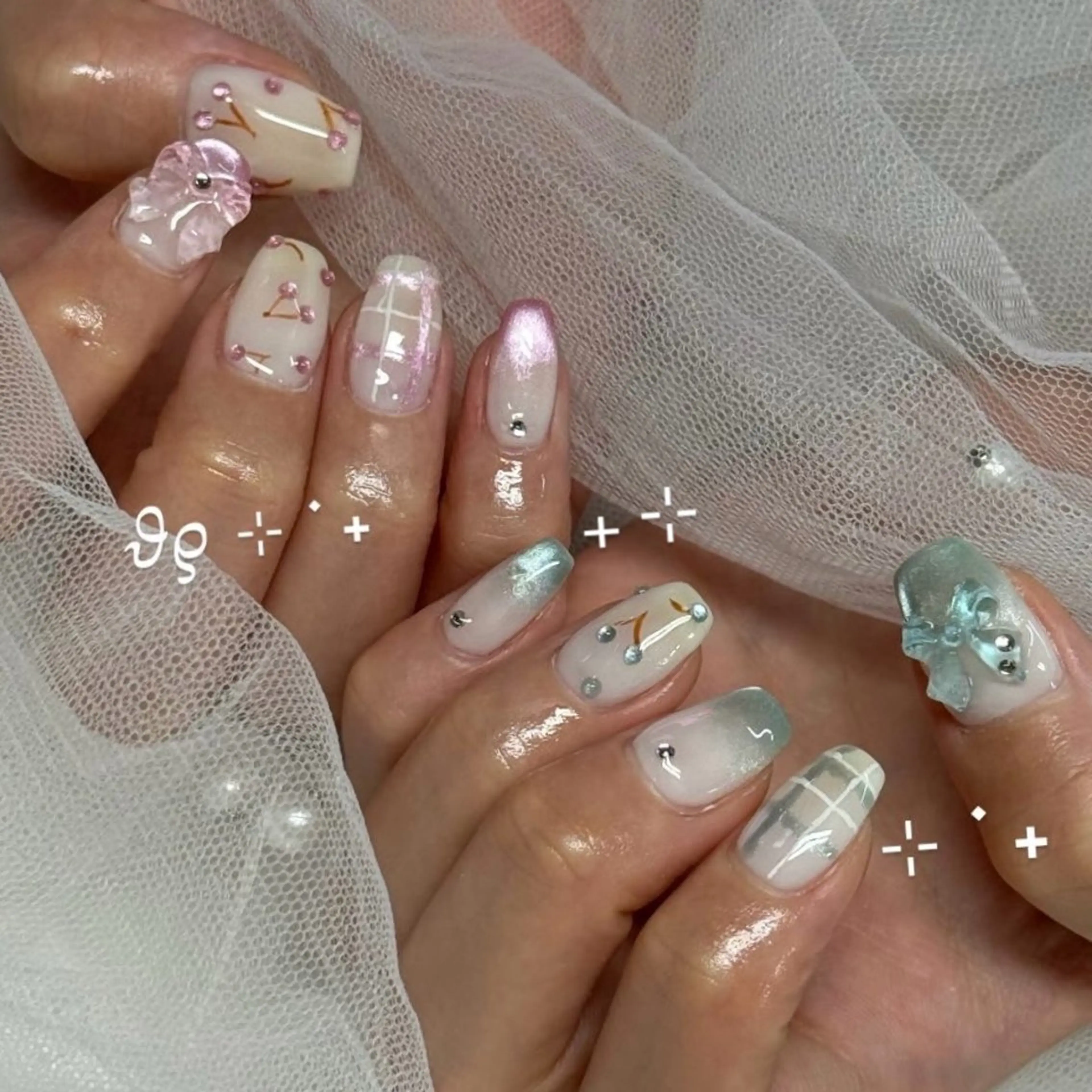 ネイル アートネイル クリアネイル マグネットネイル ぷっくりネイル ハンドネイル WOLTOKYO渋谷 yunaのネイルデザイン