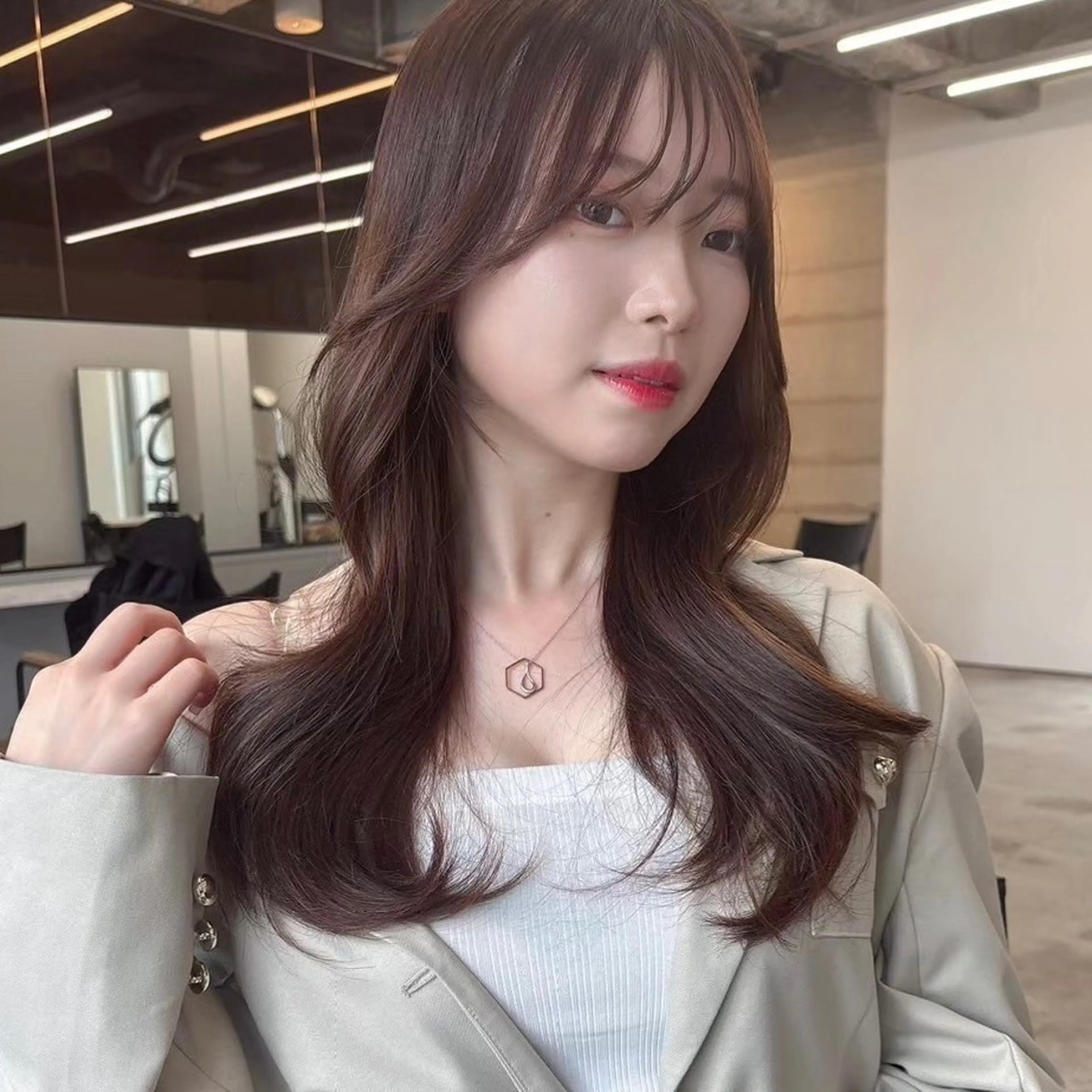 ミディアム カラー パーマ ヘアアレンジ カット ヘアカラー トリートメント ヘアセット パク・ボミン小野リエ 韓国ハーフ🦊のヘアスタイル