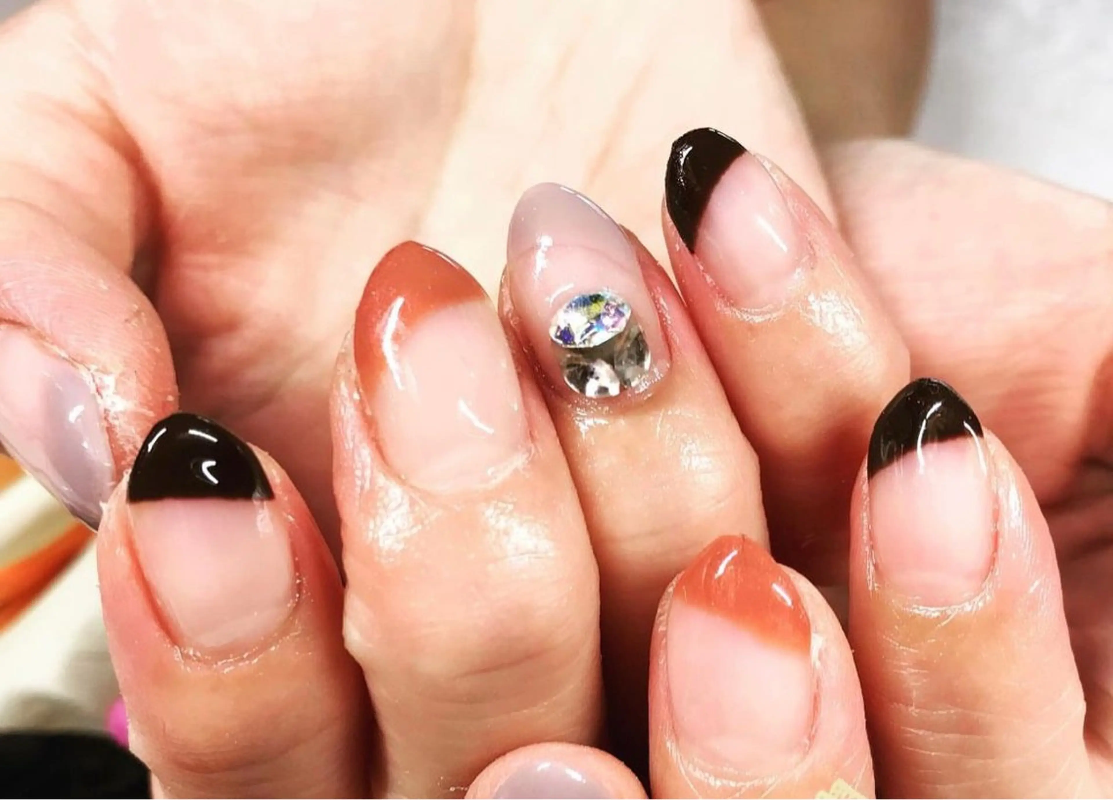 ネイル フレンチネイル 斜めフレンチ eyenailist NANAのネイルデザイン