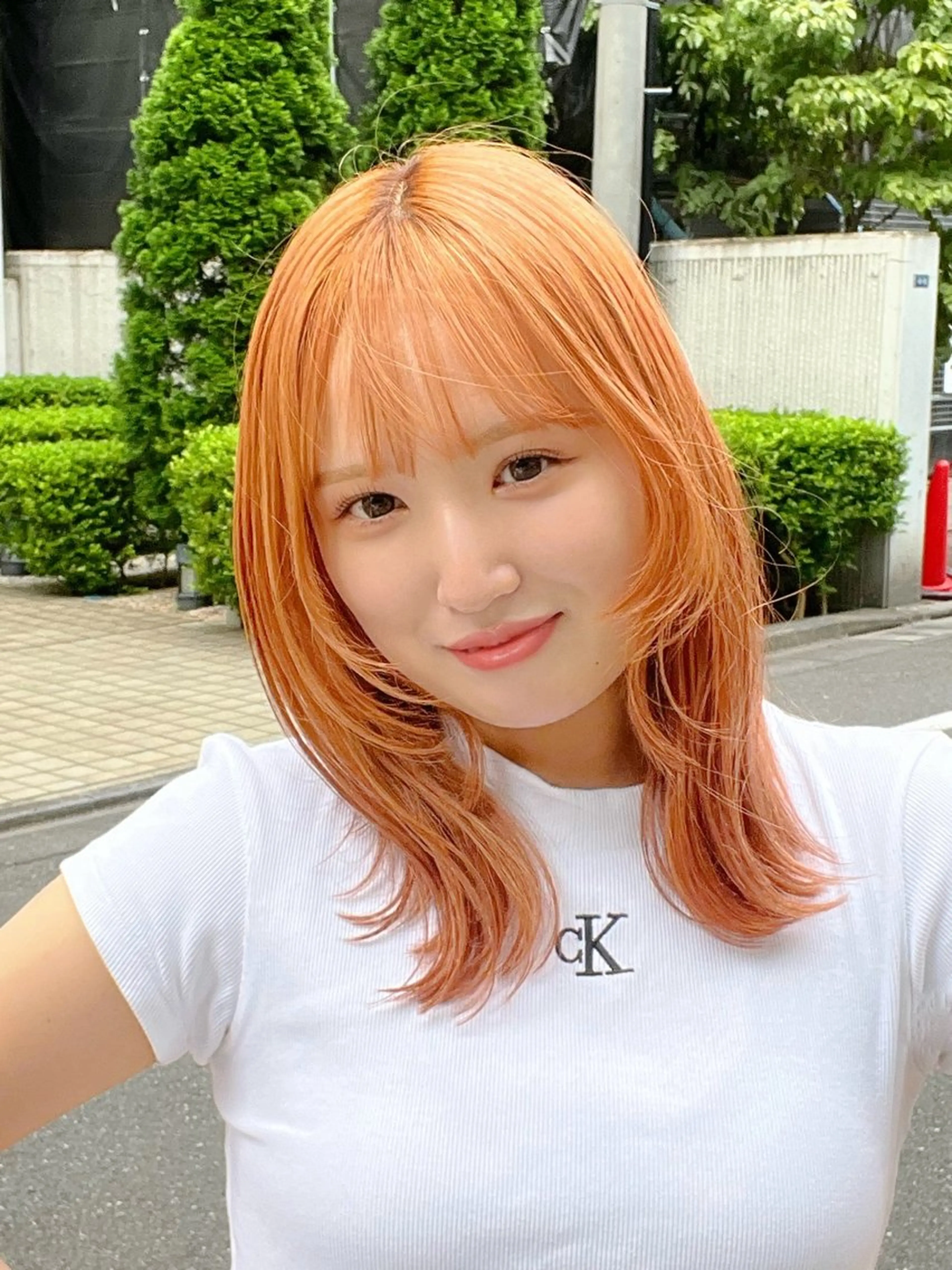 セミロング カラー オレンジ カット ヘアカラー ムラ修正💎 艶髪ハイトーン💎のヘアスタイル