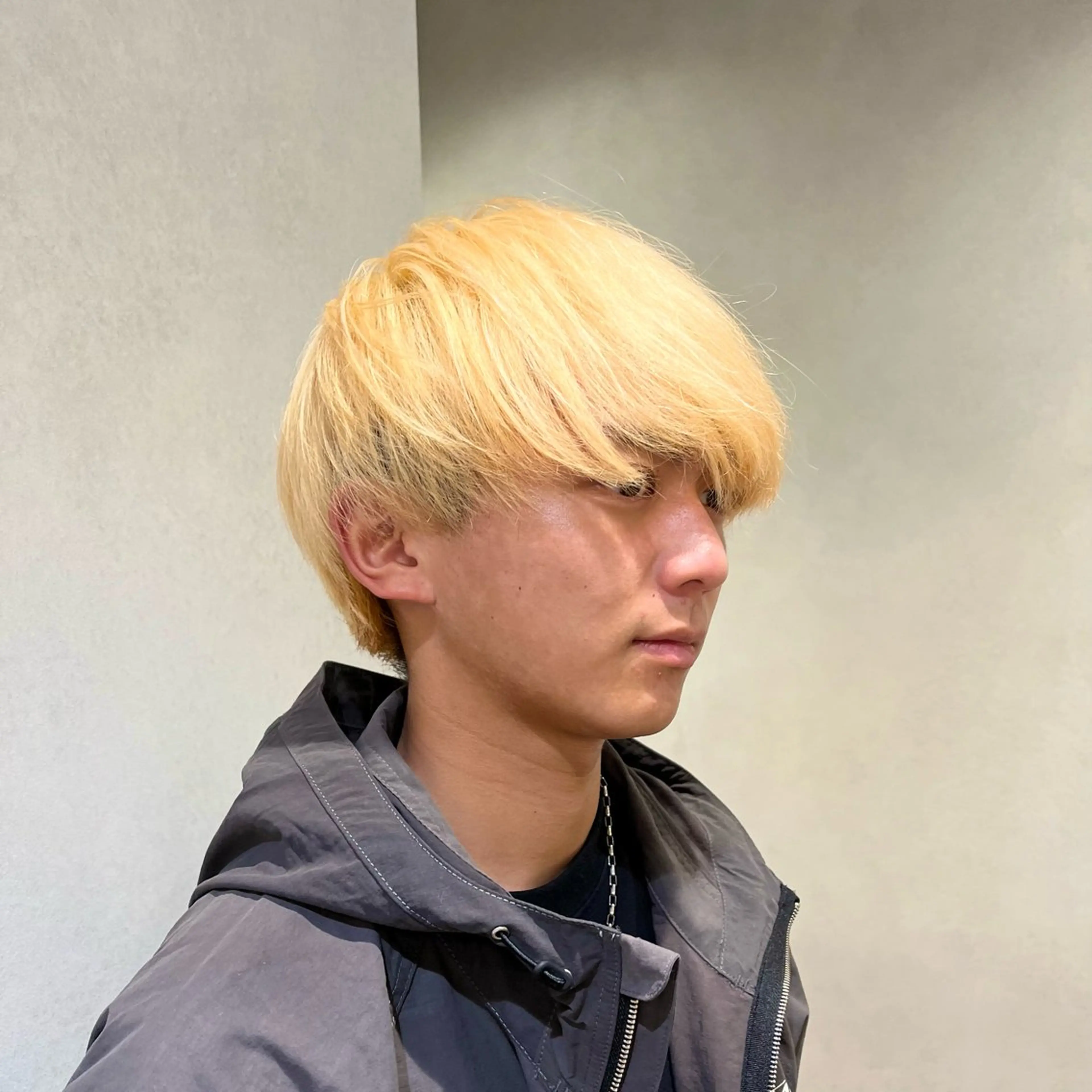 ショート カラー メンズ メンズブリーチ メンズパーマ ブリーチ 抜きっぱなしブロンド ヘアカラー メンズ/レディース/ パーマ 村松蒼真のヘアスタイル