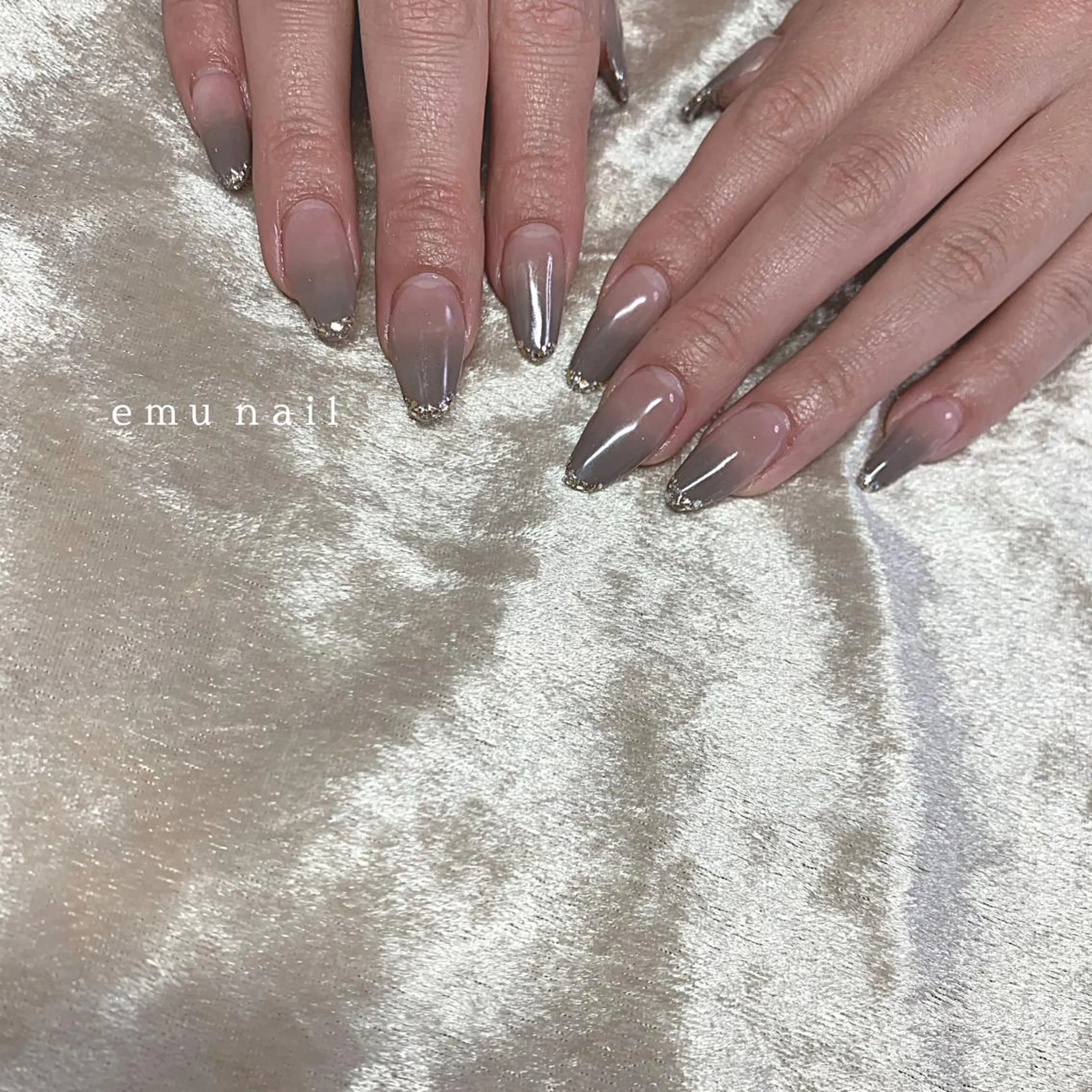ネイル フレンチネイル グラデーション ラメ(グリッター) ロングネイル emu nailのネイルデザイン