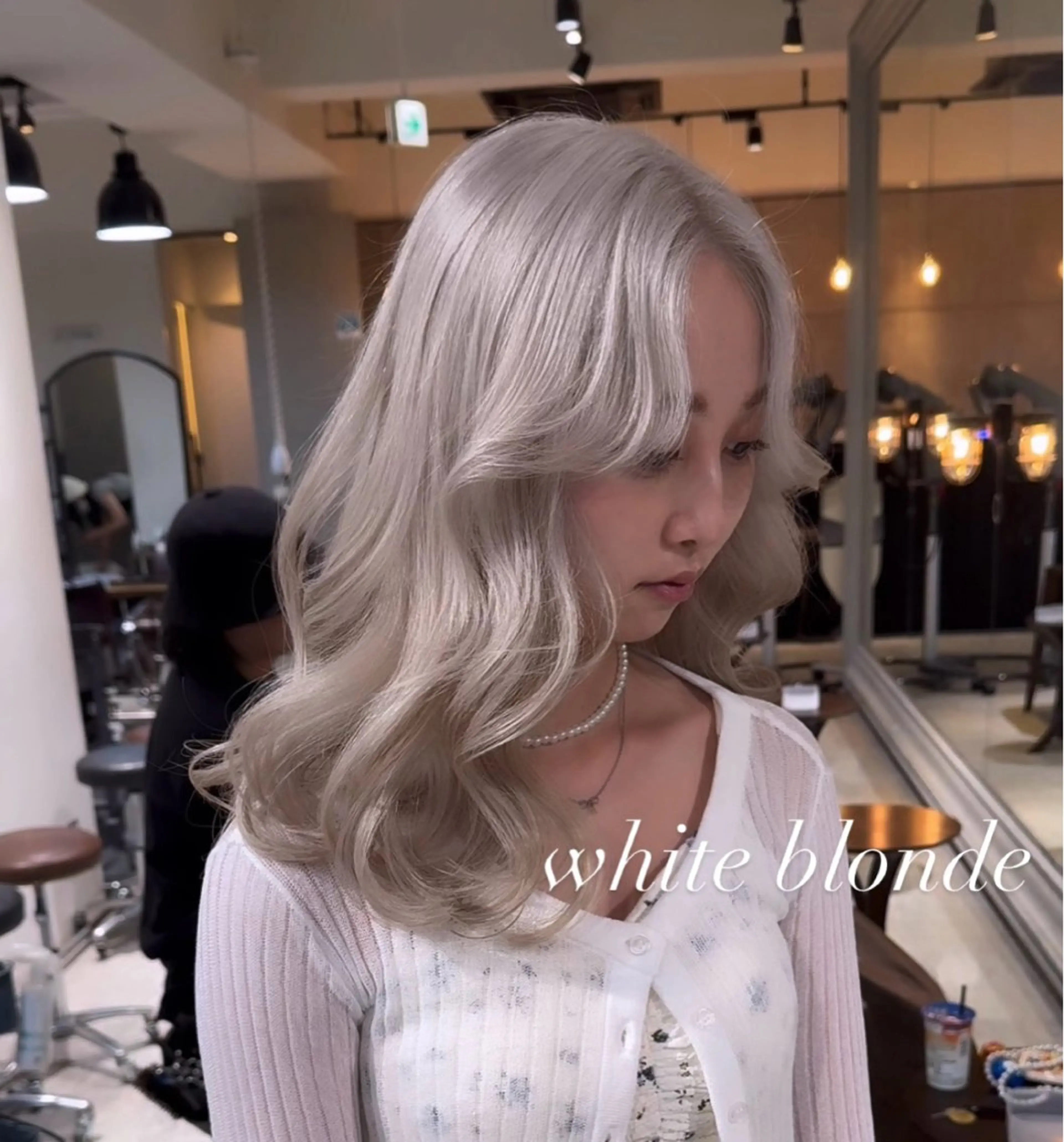 セミロング カラー カット ヘアカラー トリートメント ヘアセット 💜ハイトーン💛 マジカルかいちゃんのヘアスタイル