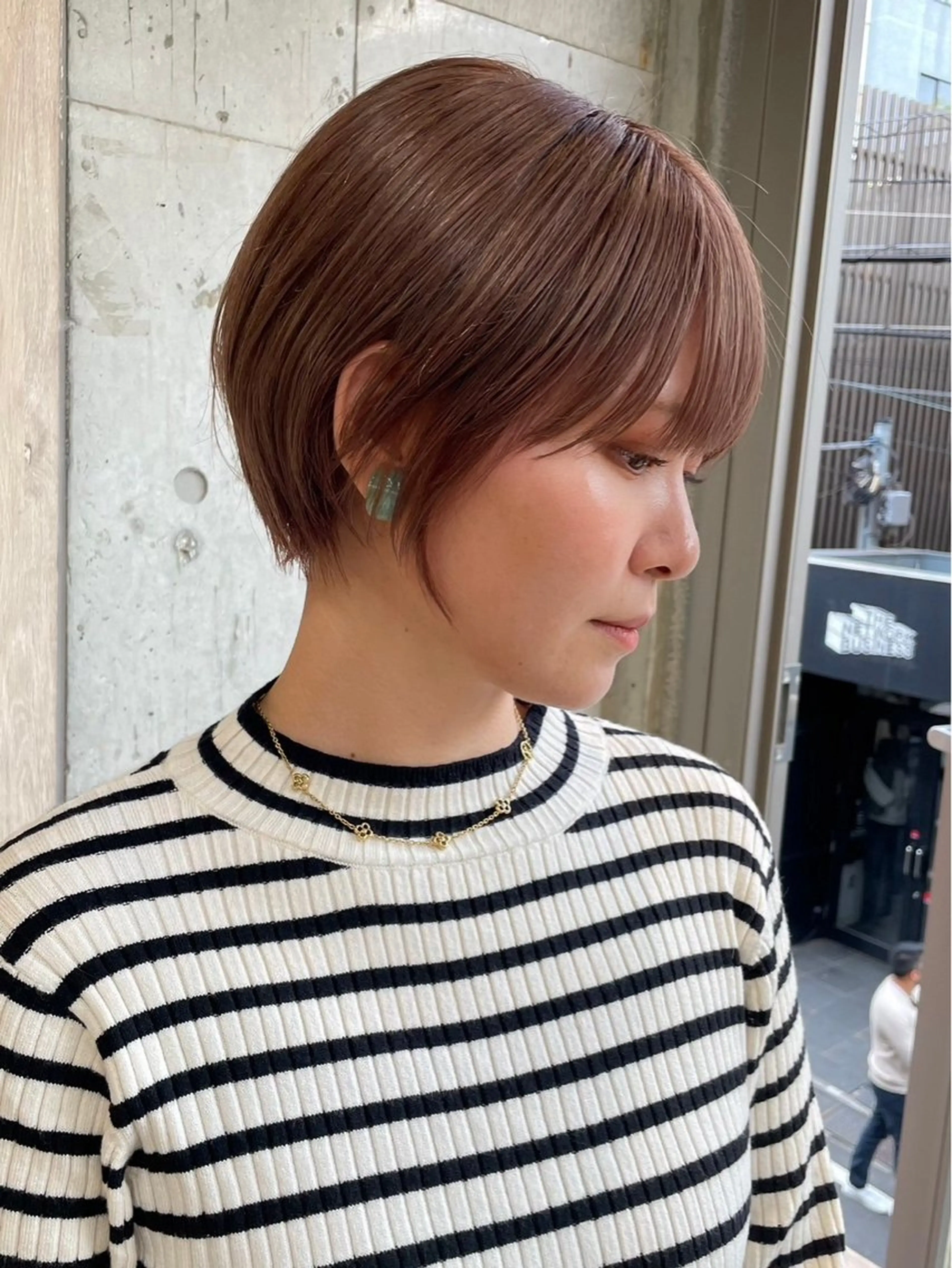 ショート ⭐ハイトーンブリーチ ミルクティーピンクのヘアスタイル