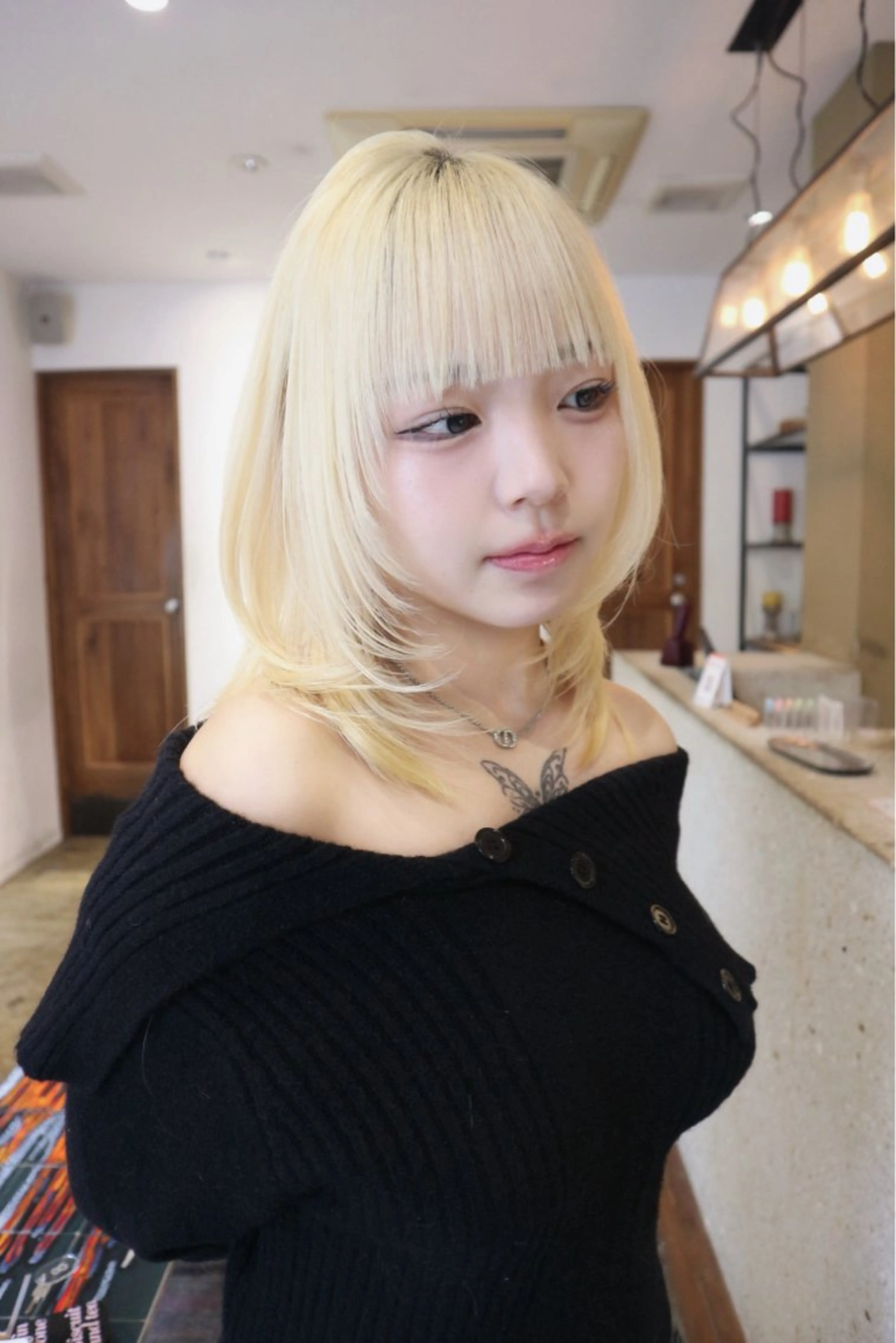 ミディアム ミディアムレイヤー レイヤーカット YUI/レイヤー/ ウルフ/艶カラーのヘアスタイル