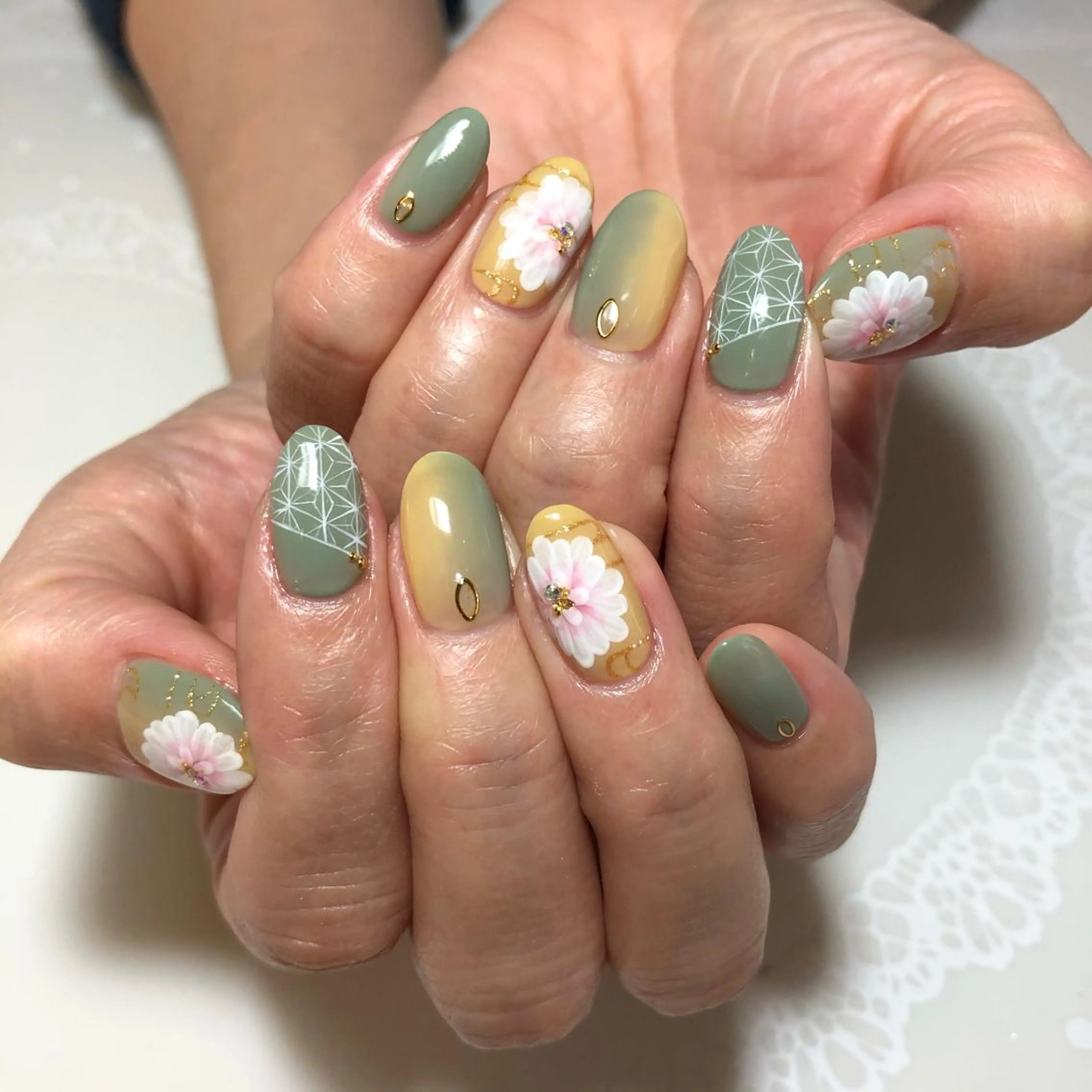 ネイル フラワーネイル g-up nail所属・米田 律子のネイルデザイン