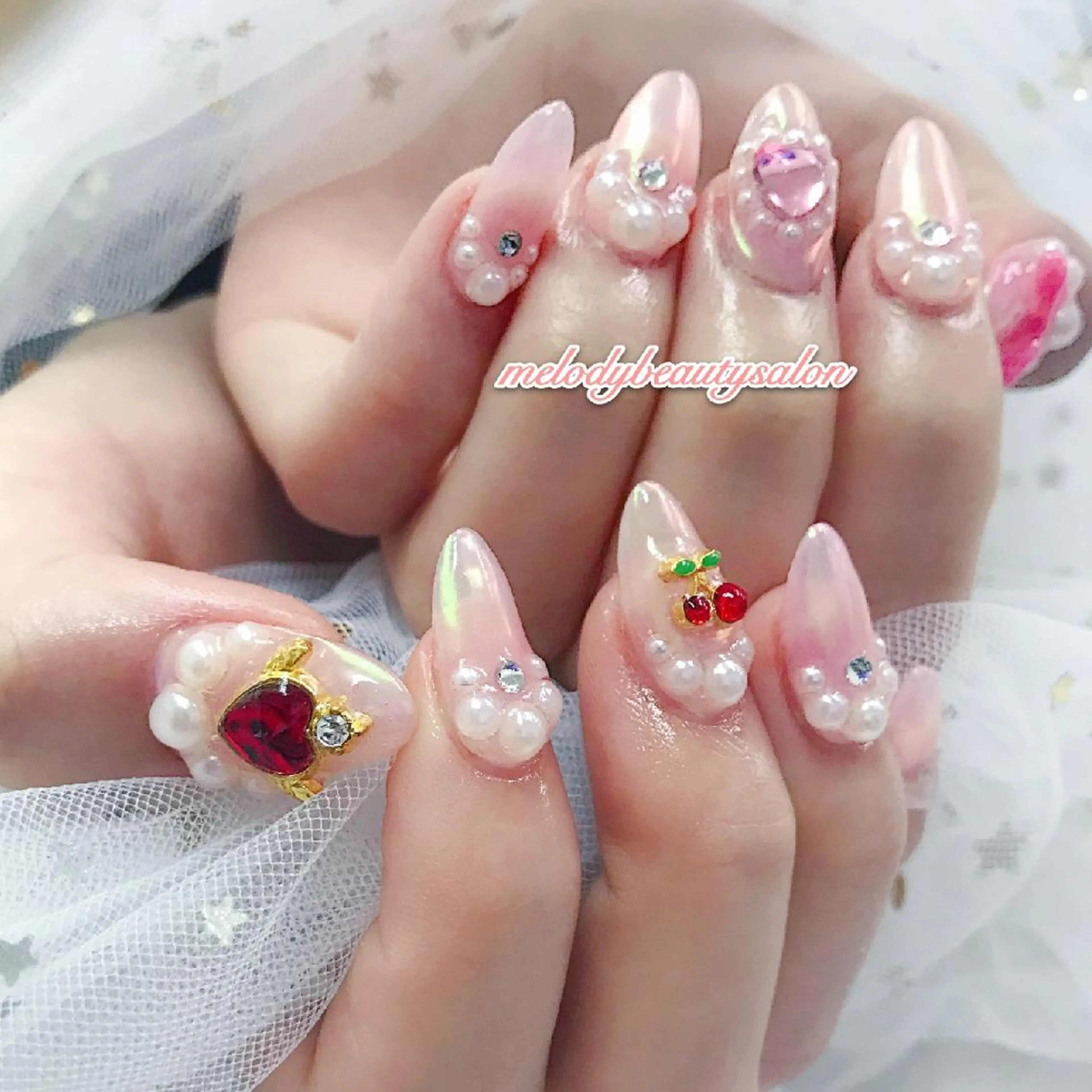 ネイル オーロラネイル ジェルネイル マグネットネイル シンプルネイル ブライダルネイル Melody Nail所属・Melody 3D/スカルプ専門店のネイルデザイン