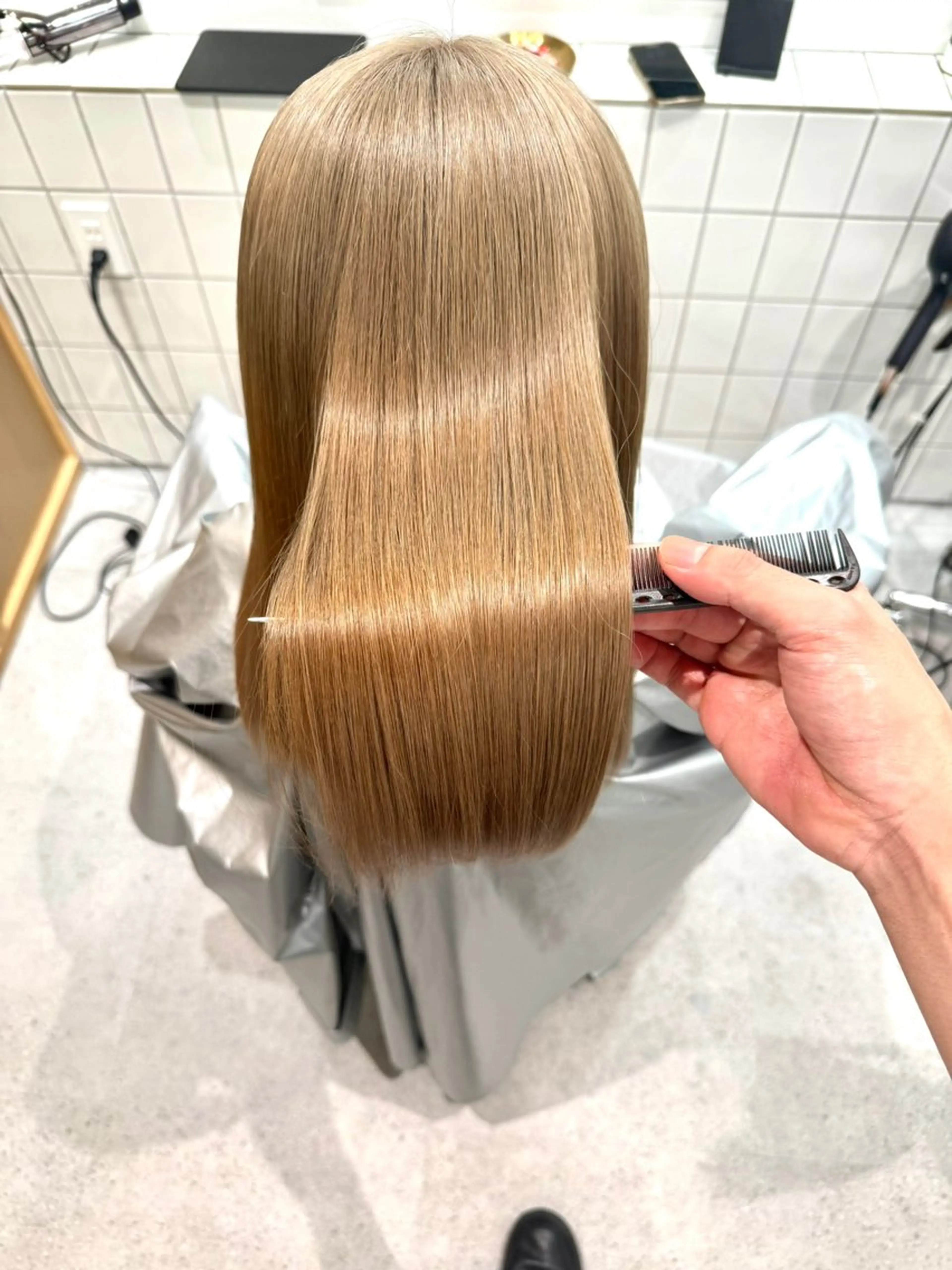 セミロング カラー ヘアカラー トリートメント アイジマヒロ vagueのヘアスタイル