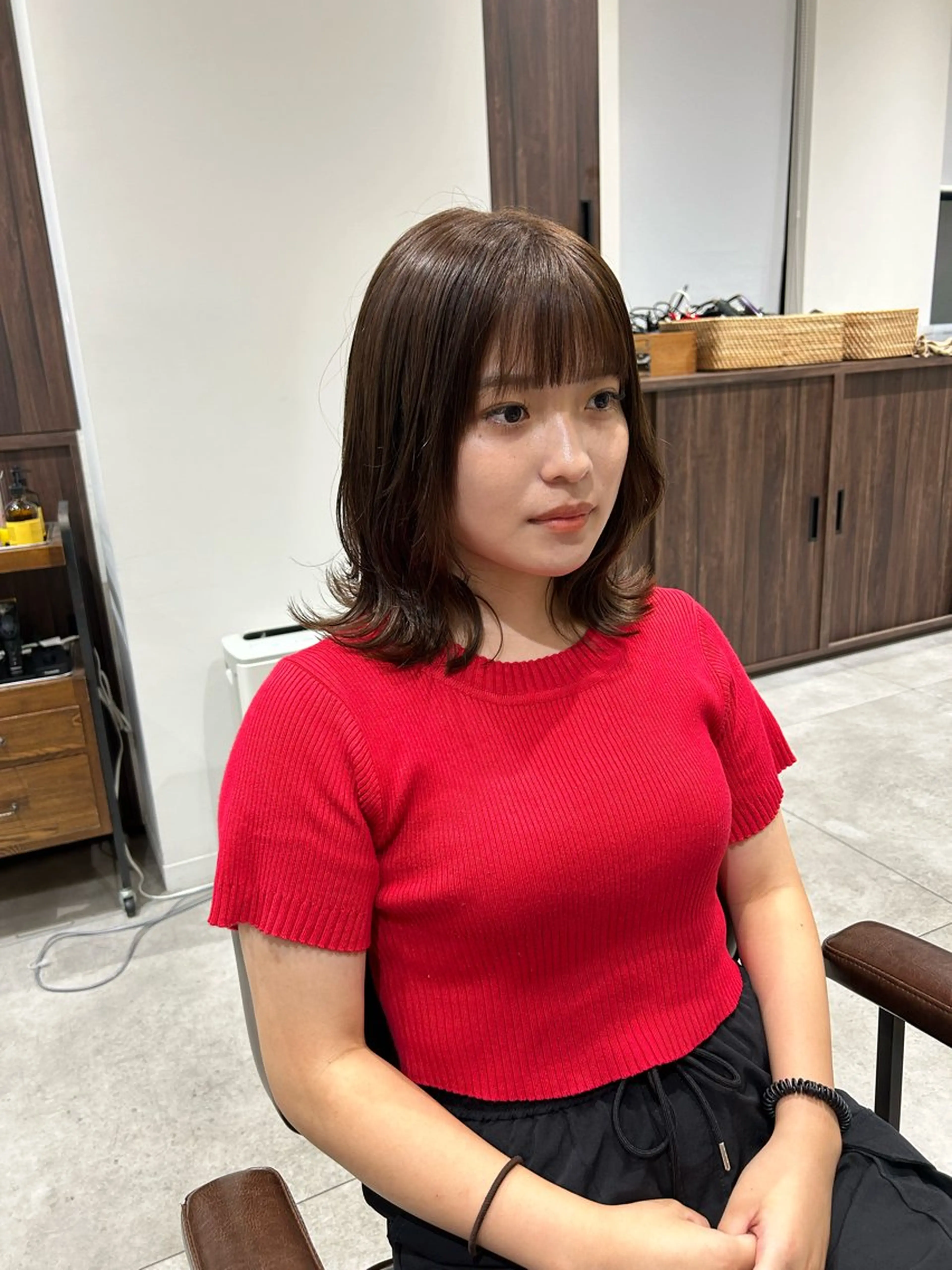 ミディアム カラー レイヤーカット カット ヘアカラー オリーブベージュ/ ブリーチなし透明感のヘアスタイル