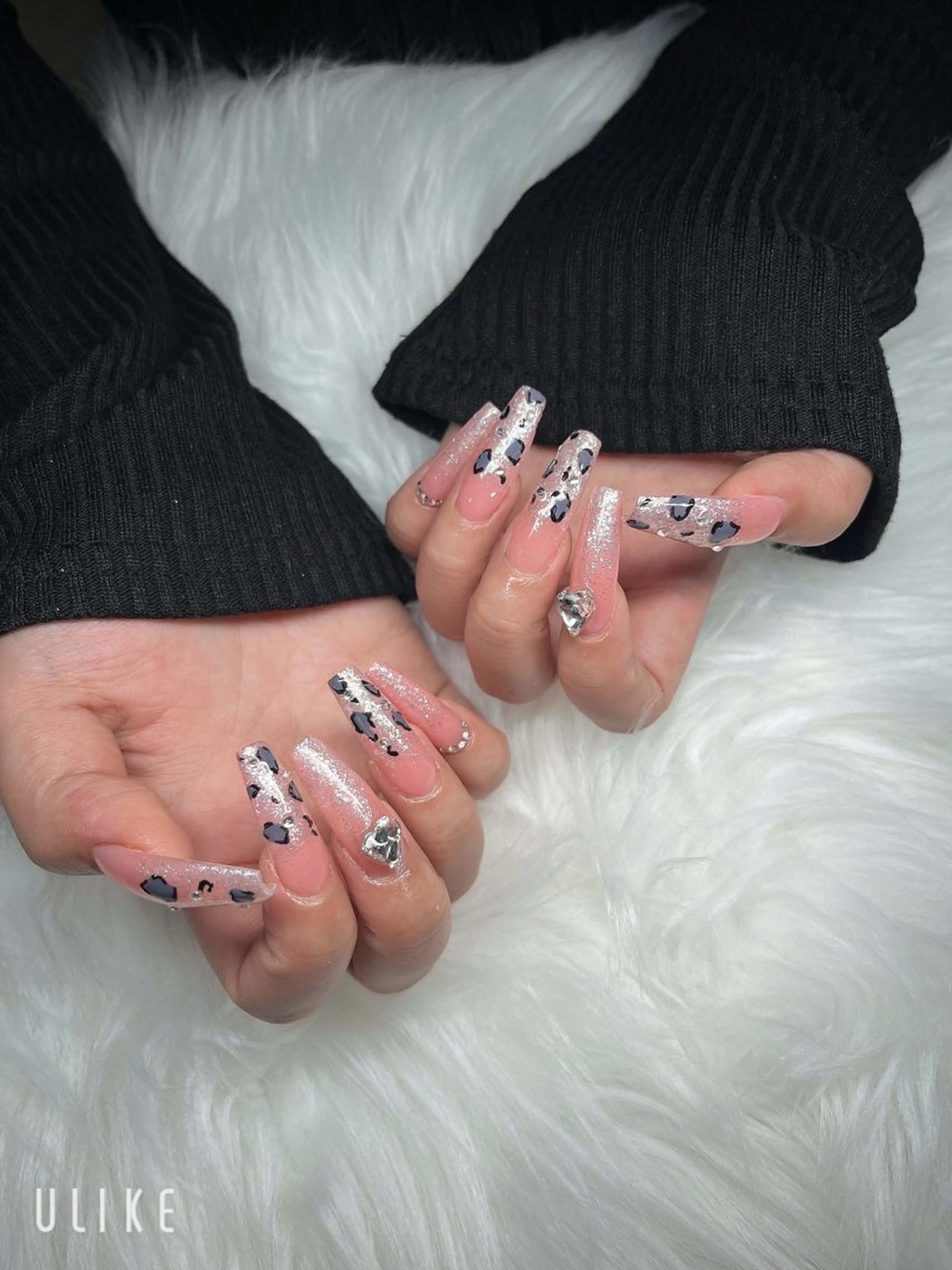 ネイル ハンドネイル YOLO NAILのネイルデザイン