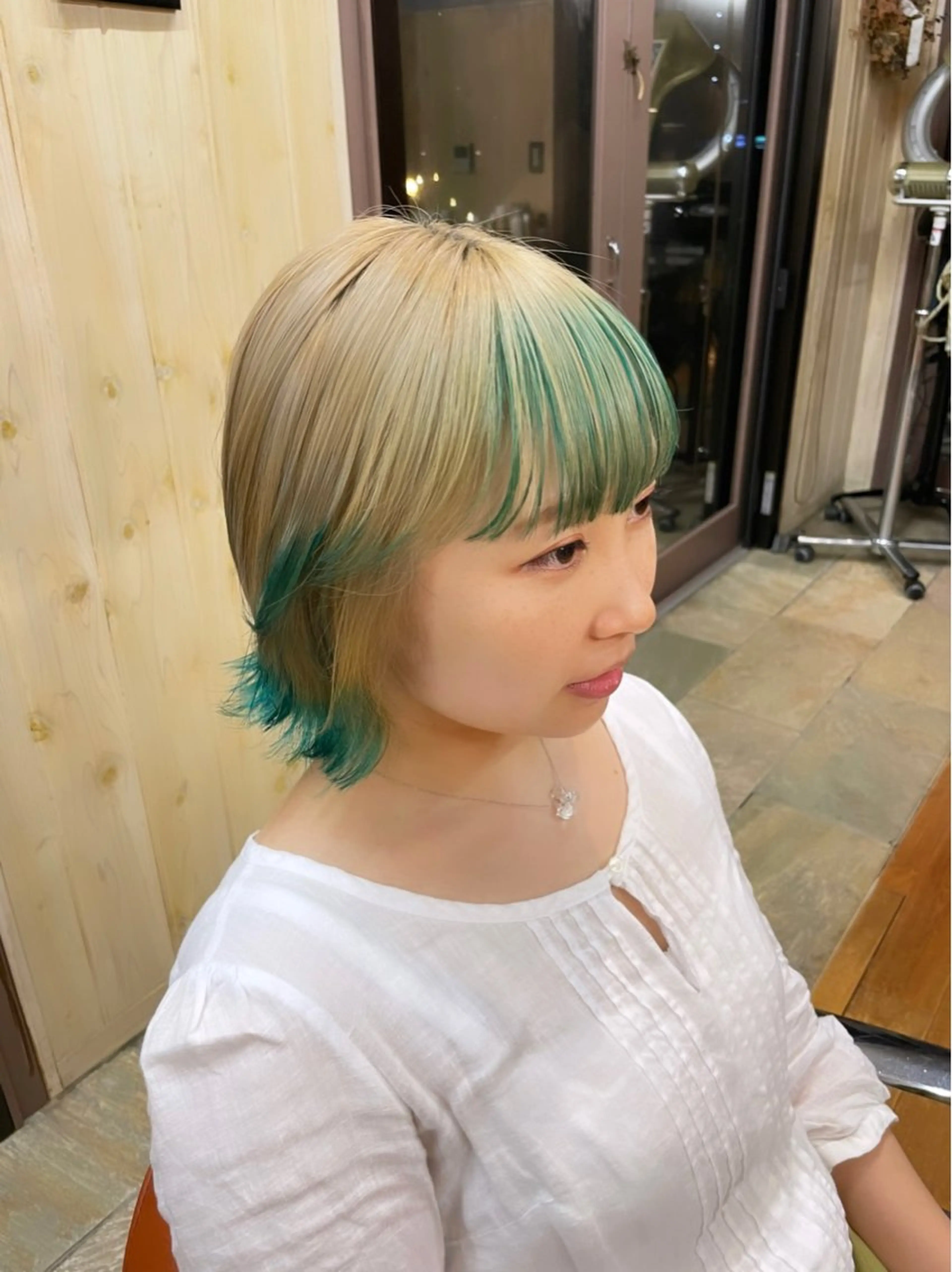 ショート カラー ボブ 顔まわりレイヤー 顔周りカット レイヤーカット ayaka |トレンドヘアのヘアスタイル
