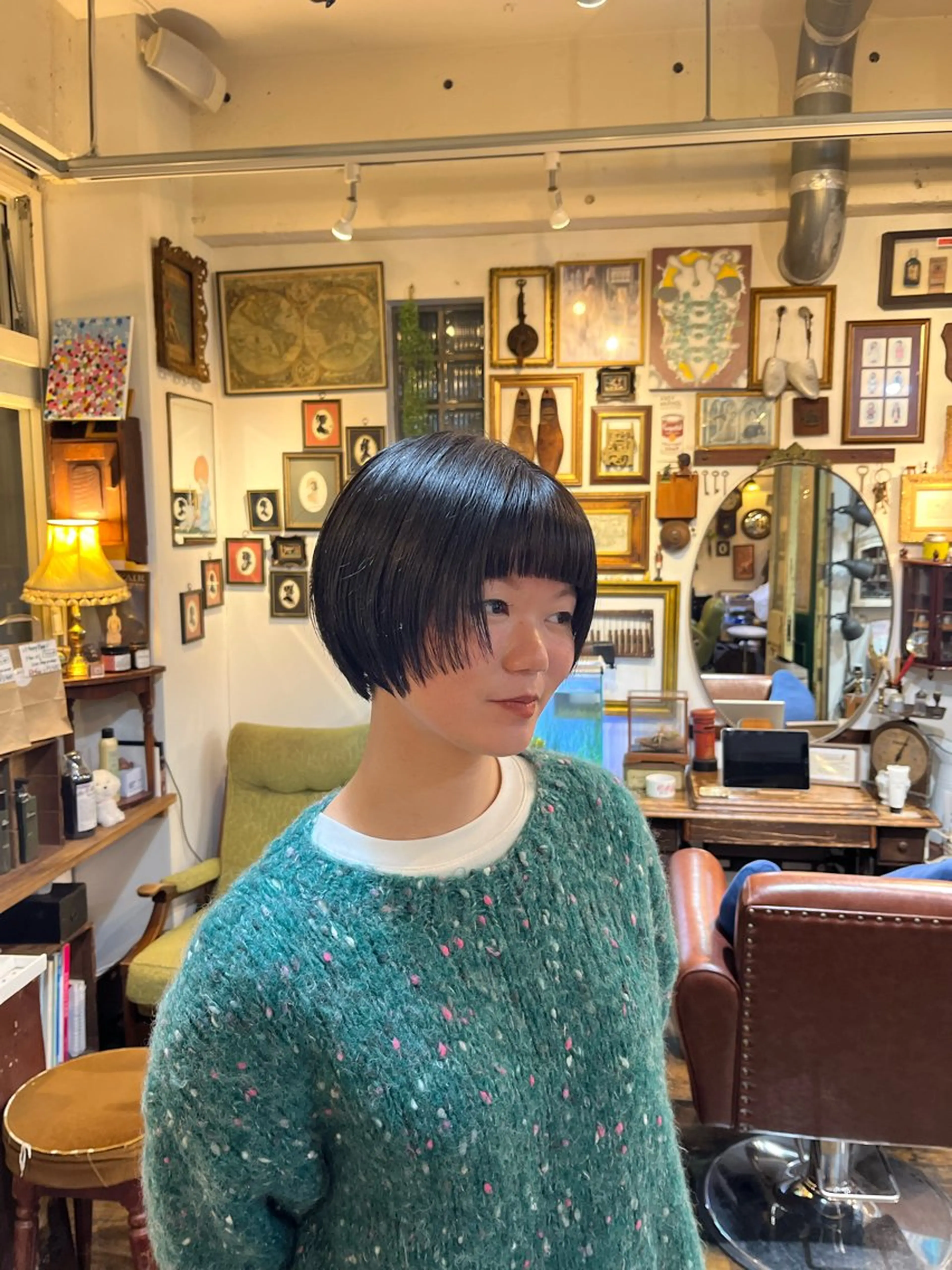 ショート カラー ボブ カット ヘアカラー トリートメント ヘッドスパ 抜け感パーマ/ 顔まわり/緒方椋のヘアスタイル