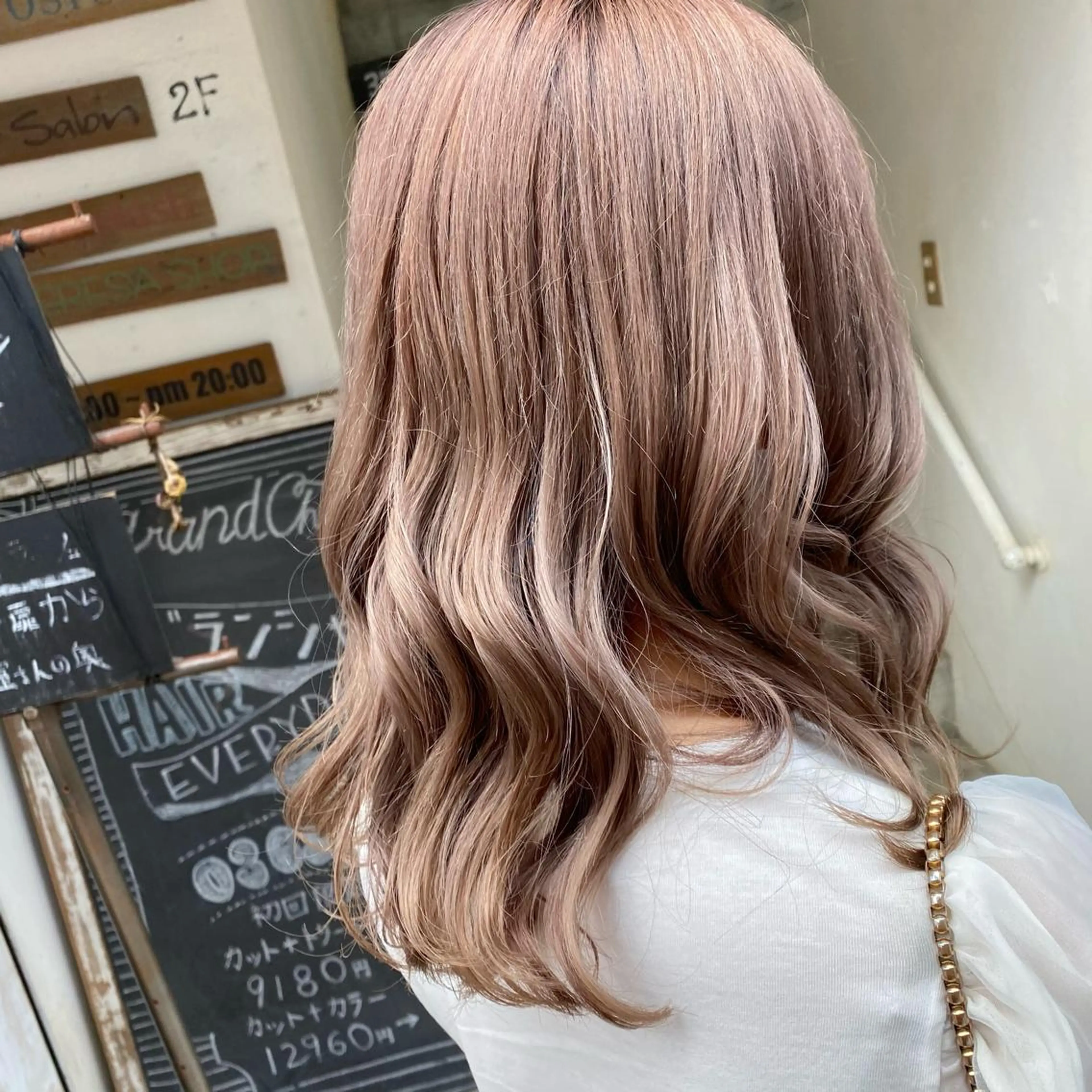 セミロング カラー カット ヘアカラー Sia中野新橋 田中 優莉乃のヘアスタイル