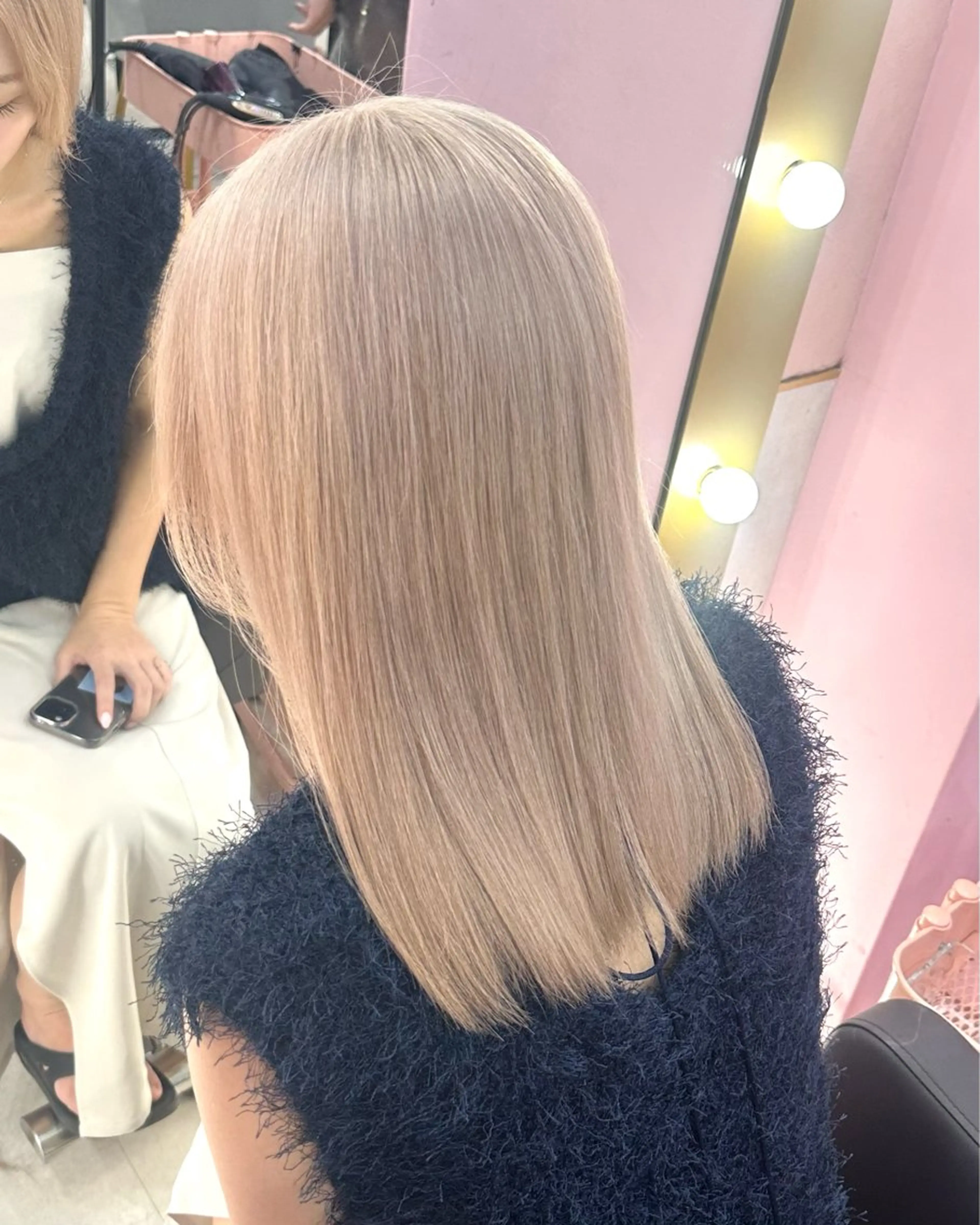 セミロング カラー ヘアカラー トリートメント ハイトーン支持率 No.1🦋KOKIのヘアスタイル