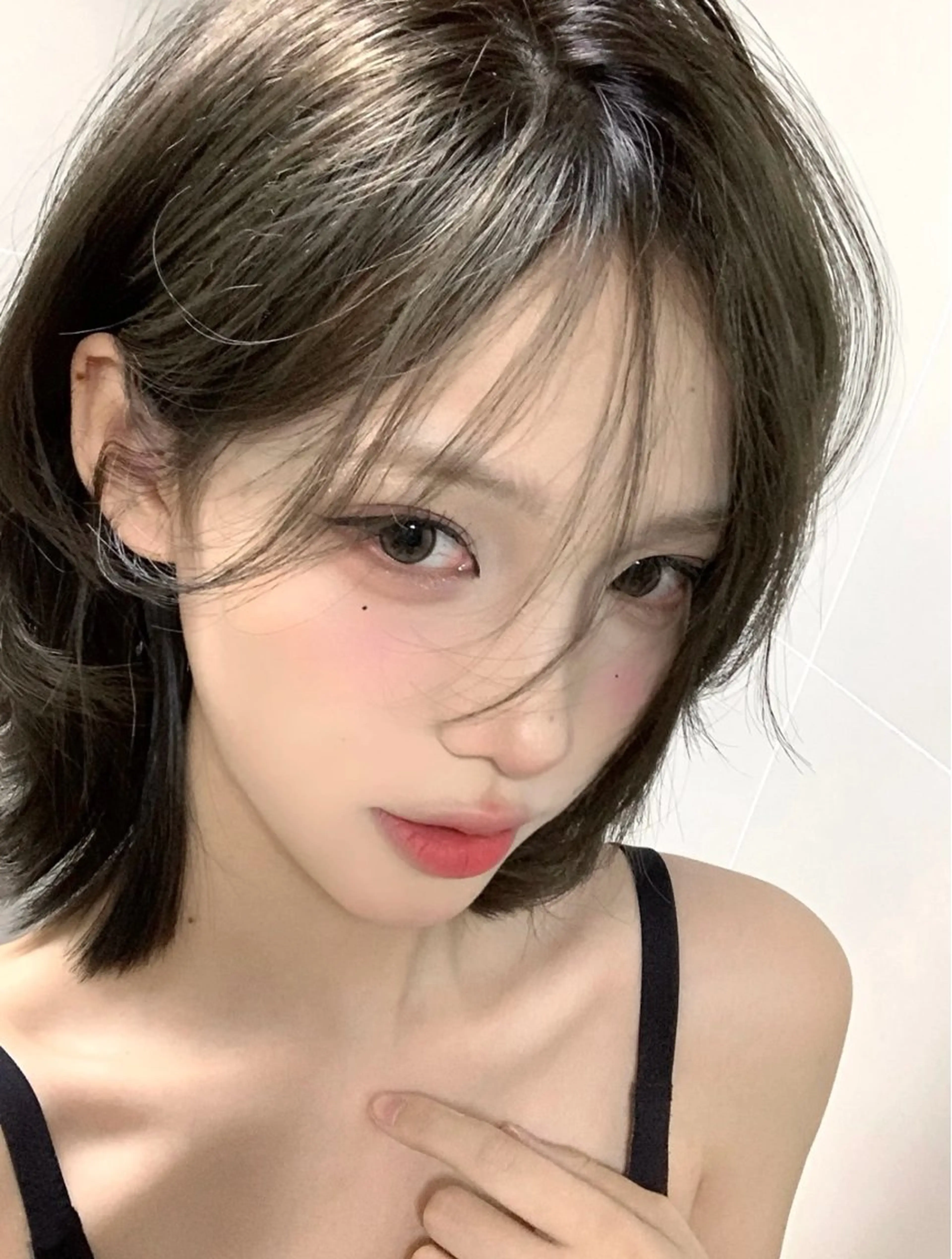 ミディアム カラー ヘアアレンジ 顔まわりレイヤー レイヤーカット カット ヘアカラー お呼ばれヘアアレンジ mina🌷のヘアスタイル