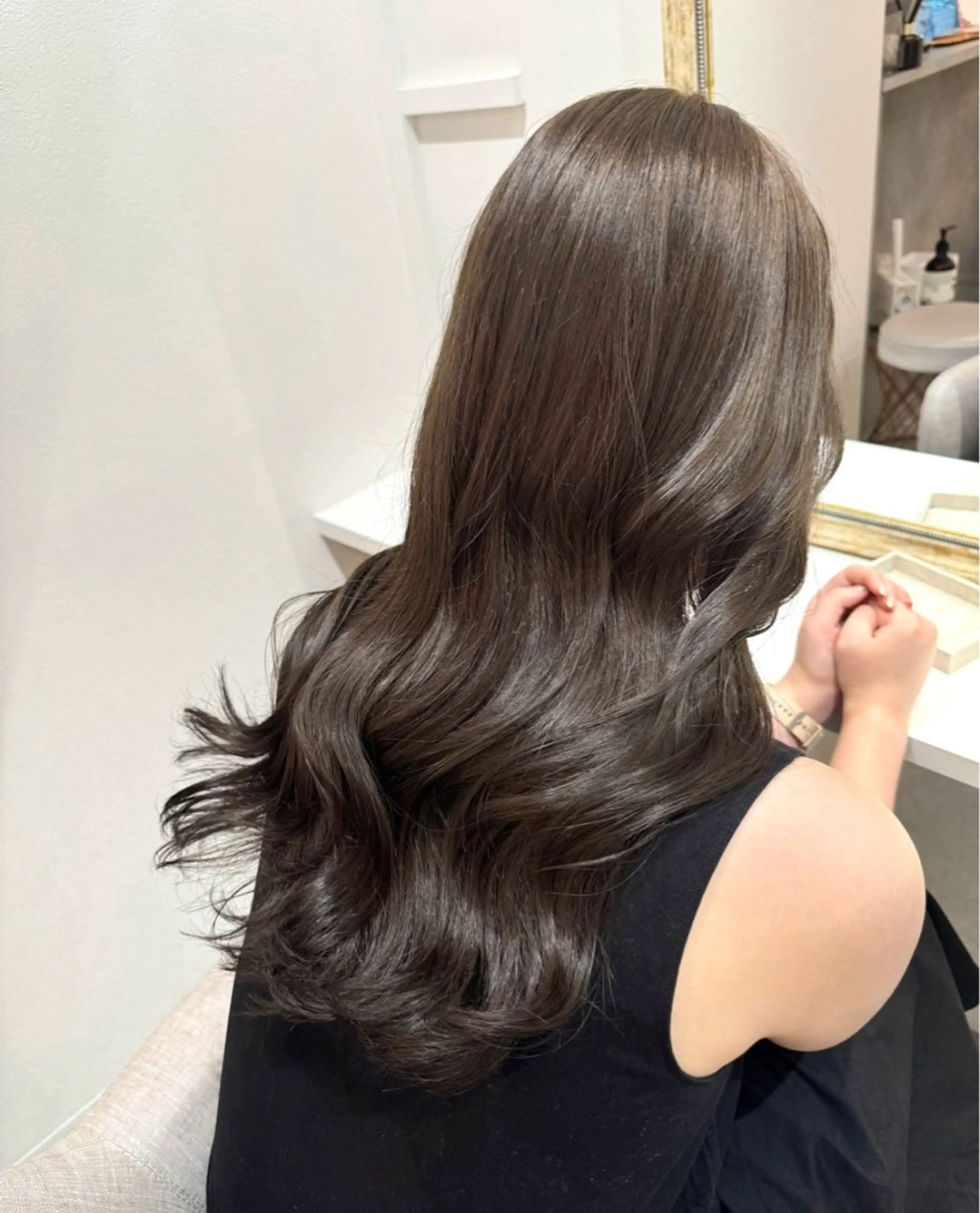 ロング カラー アッシュ アッシュブラウン ベージュカラー 黒髪 ブリーチ カット ヘアカラー トリートメント 赤み無し柔らかカラー 【梅田】madokaのヘアスタイル