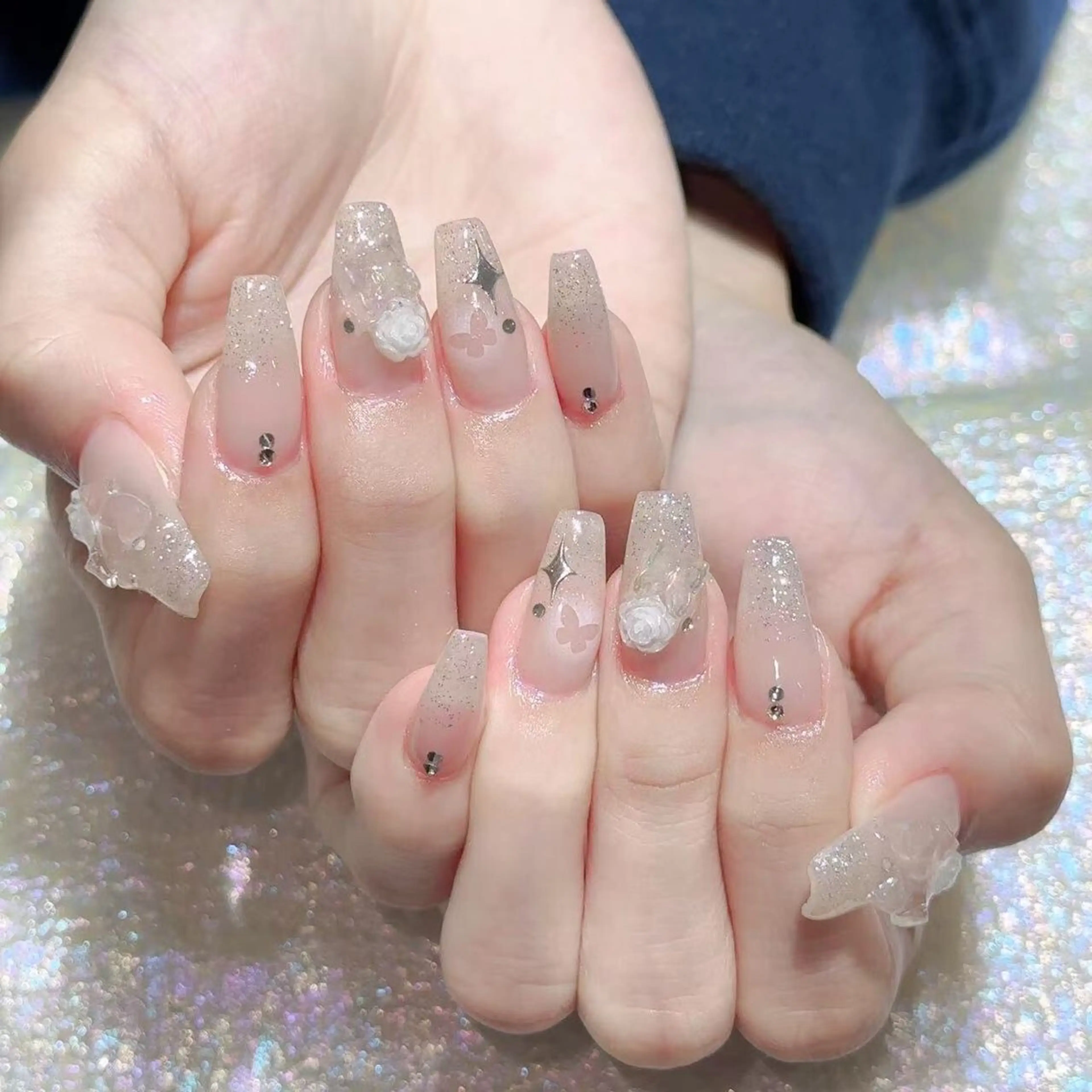 ネイル ハンドネイル Queens テイのネイルデザイン