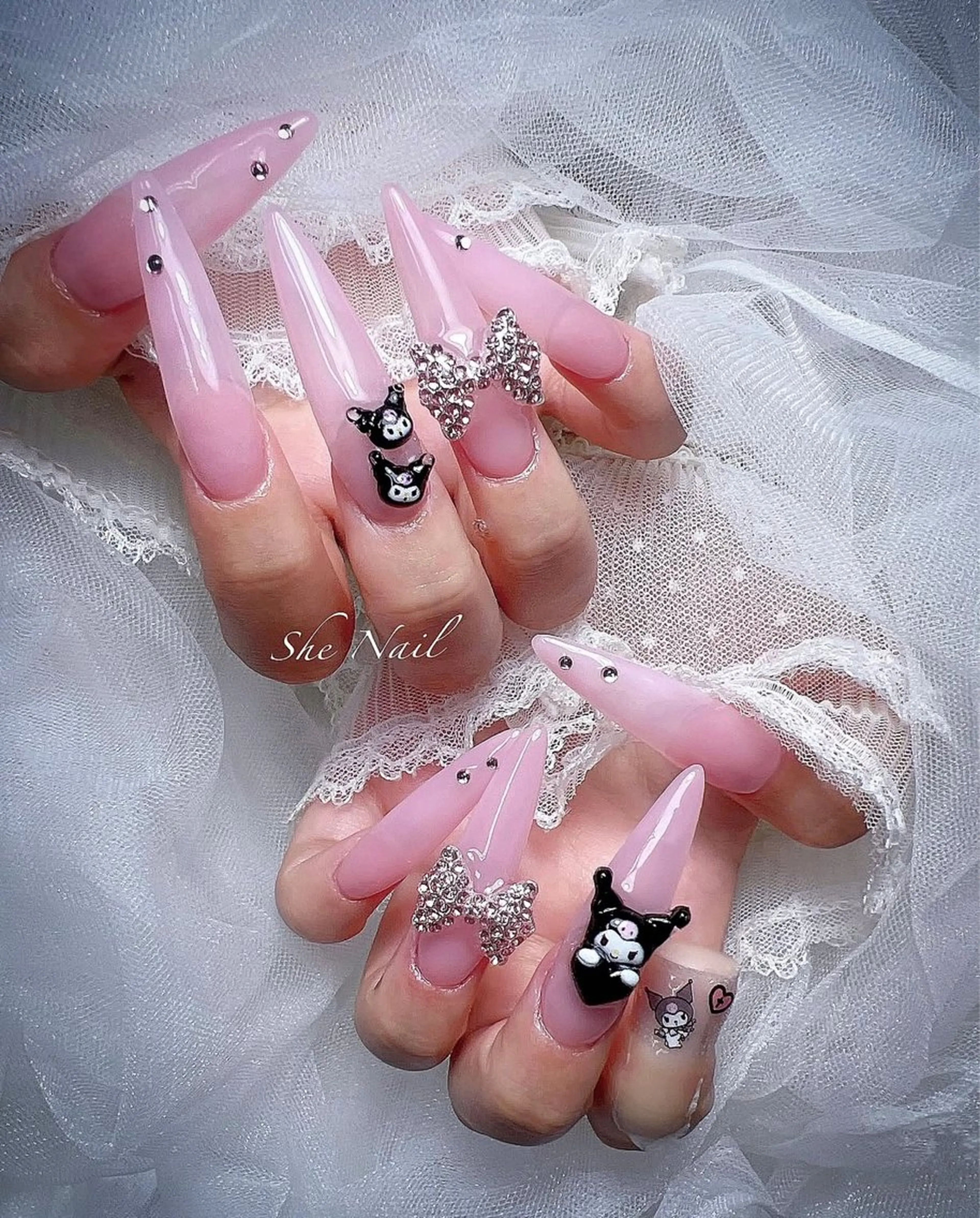 ネイル チークネイル ドット 長さ出し グラデーション ラメ(グリッター) She   Nail所属・ISA_ BELLAのネイルデザイン