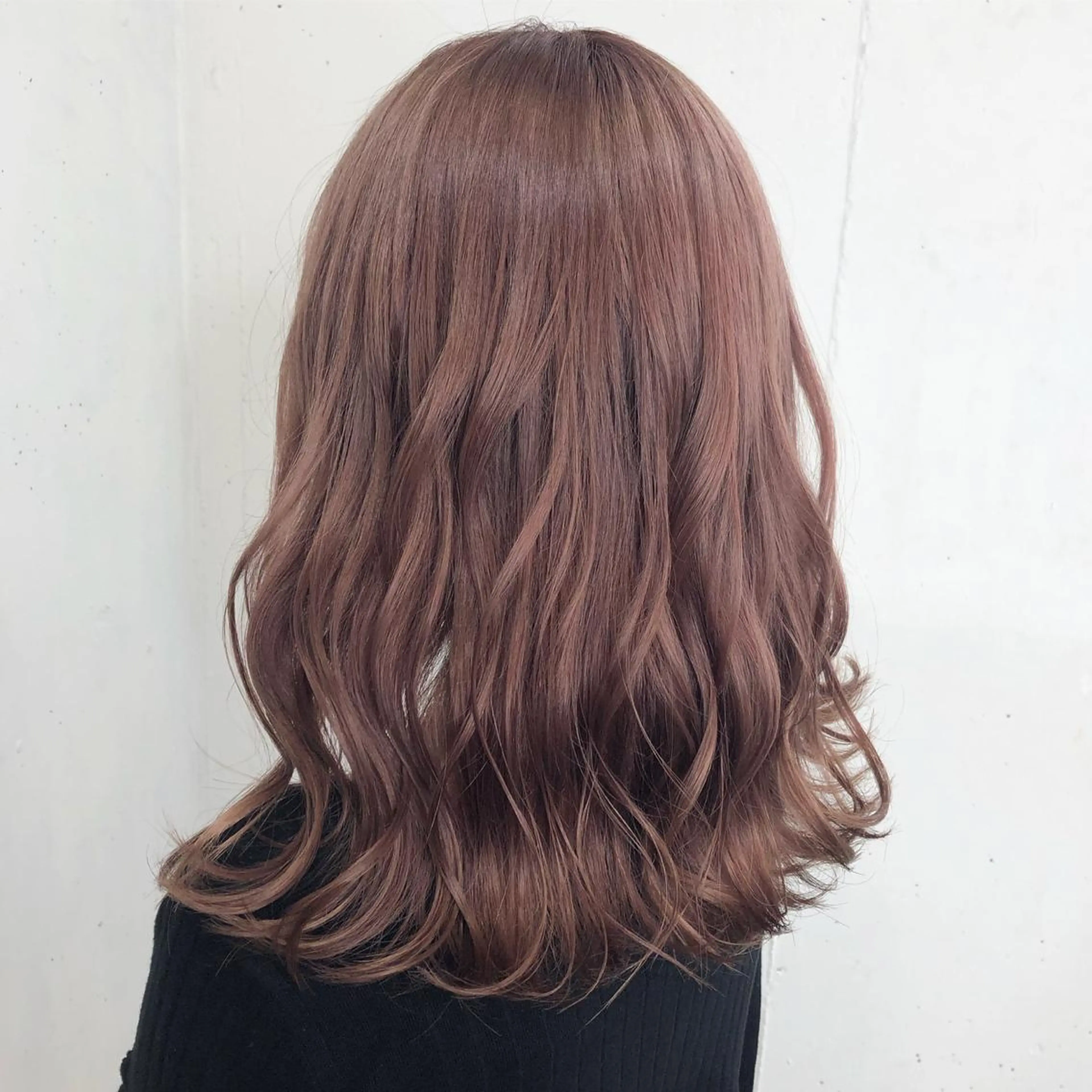 ミディアム カラー パーマ ヘアアレンジ 八巻 晴香のヘアスタイル