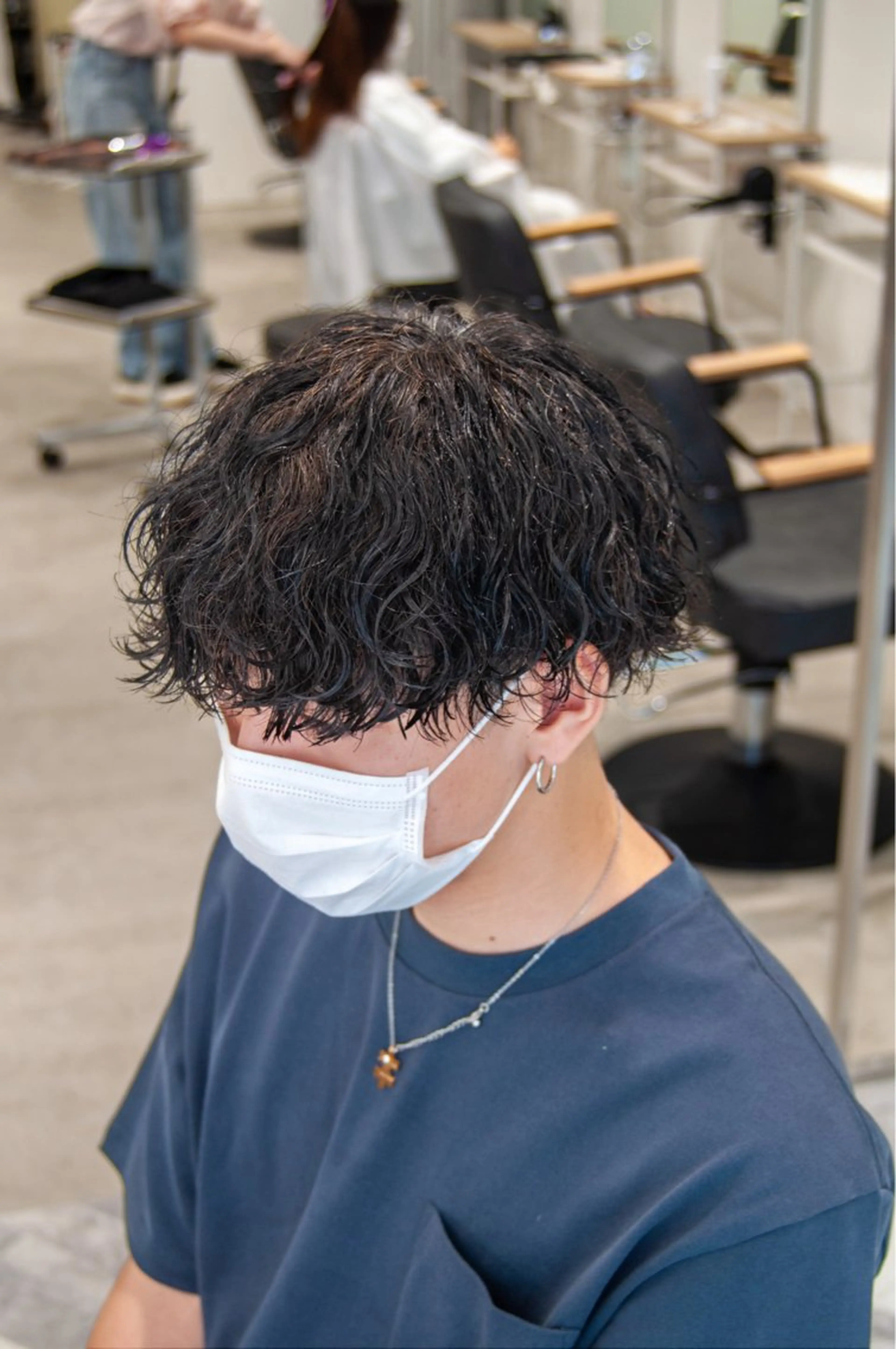 パーマ メンズ メンズパーマ 学生（メンズ向け） 波巻きパーマ 学生 スパイラルパーマ カット パーマ シャドウパーマ/ スパイキーショートのヘアスタイル