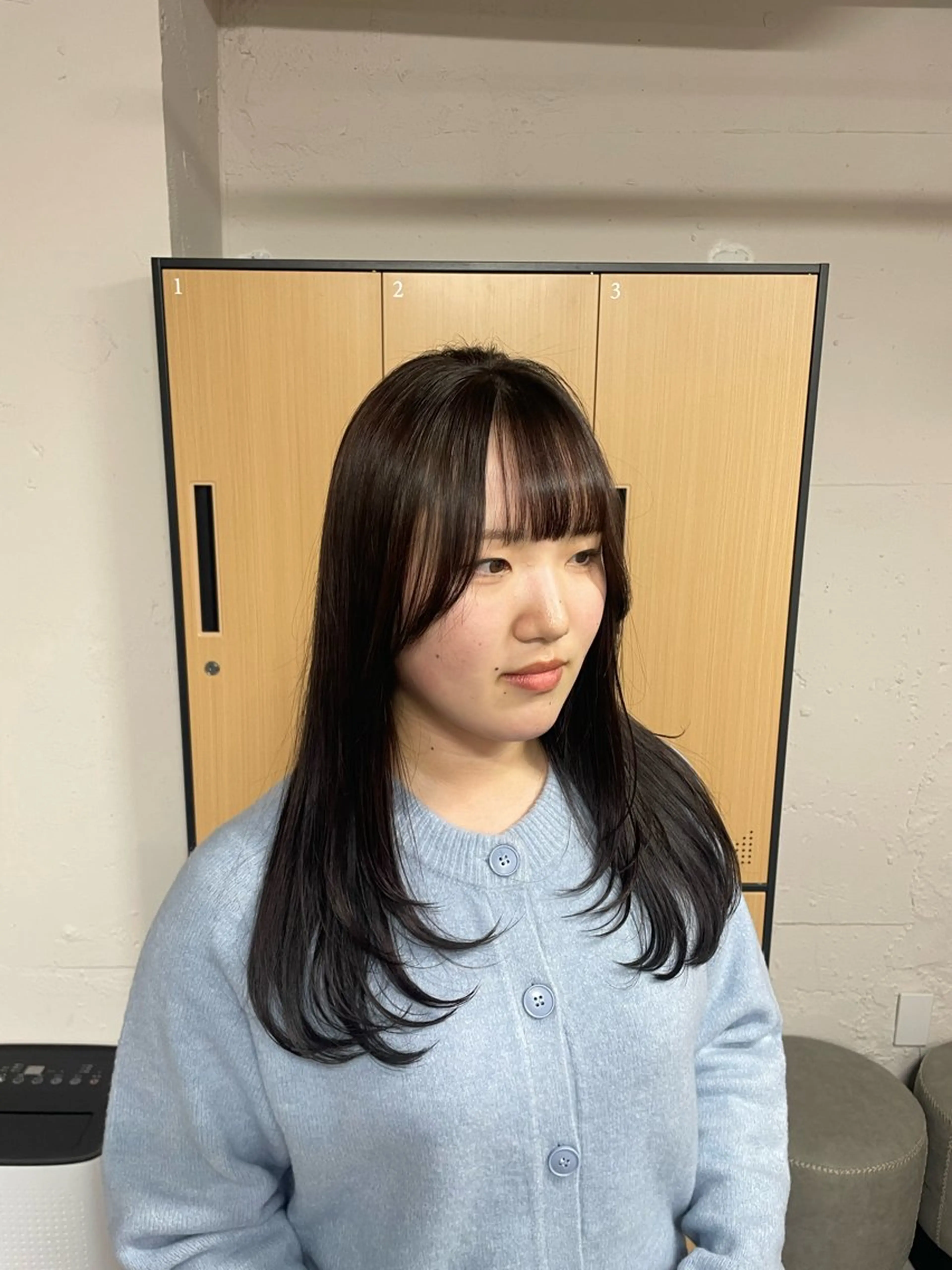 セミロング レイヤーカット ローレイヤー カット ヘアカラー tokute 中野真咲🐺のヘアスタイル