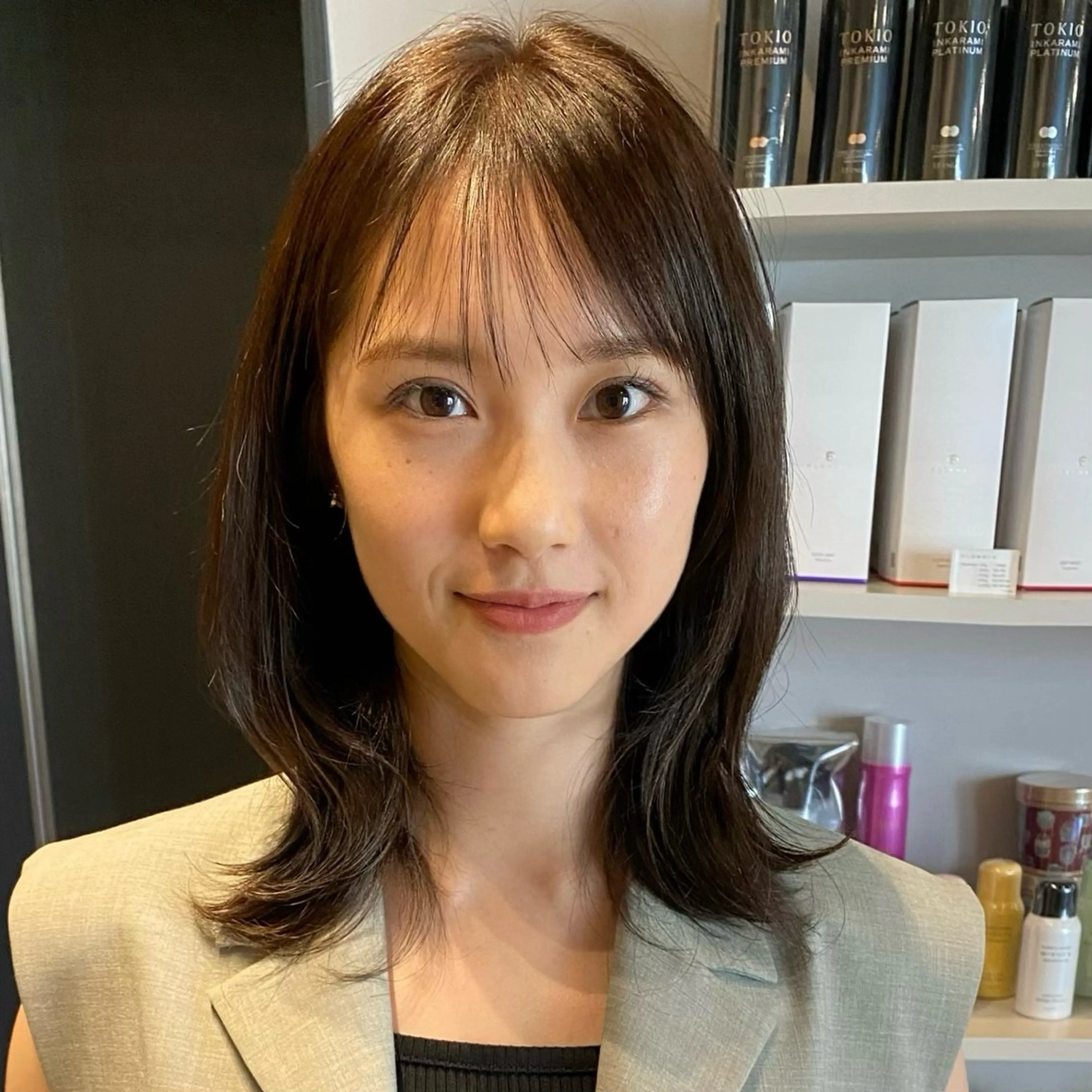 ミディアム ミディアムパーマ ハイライト 髪質改善 レイヤーカット カット ヘアカラー トリートメント また会いたくなる 美容師【KENTA】のヘアスタイル