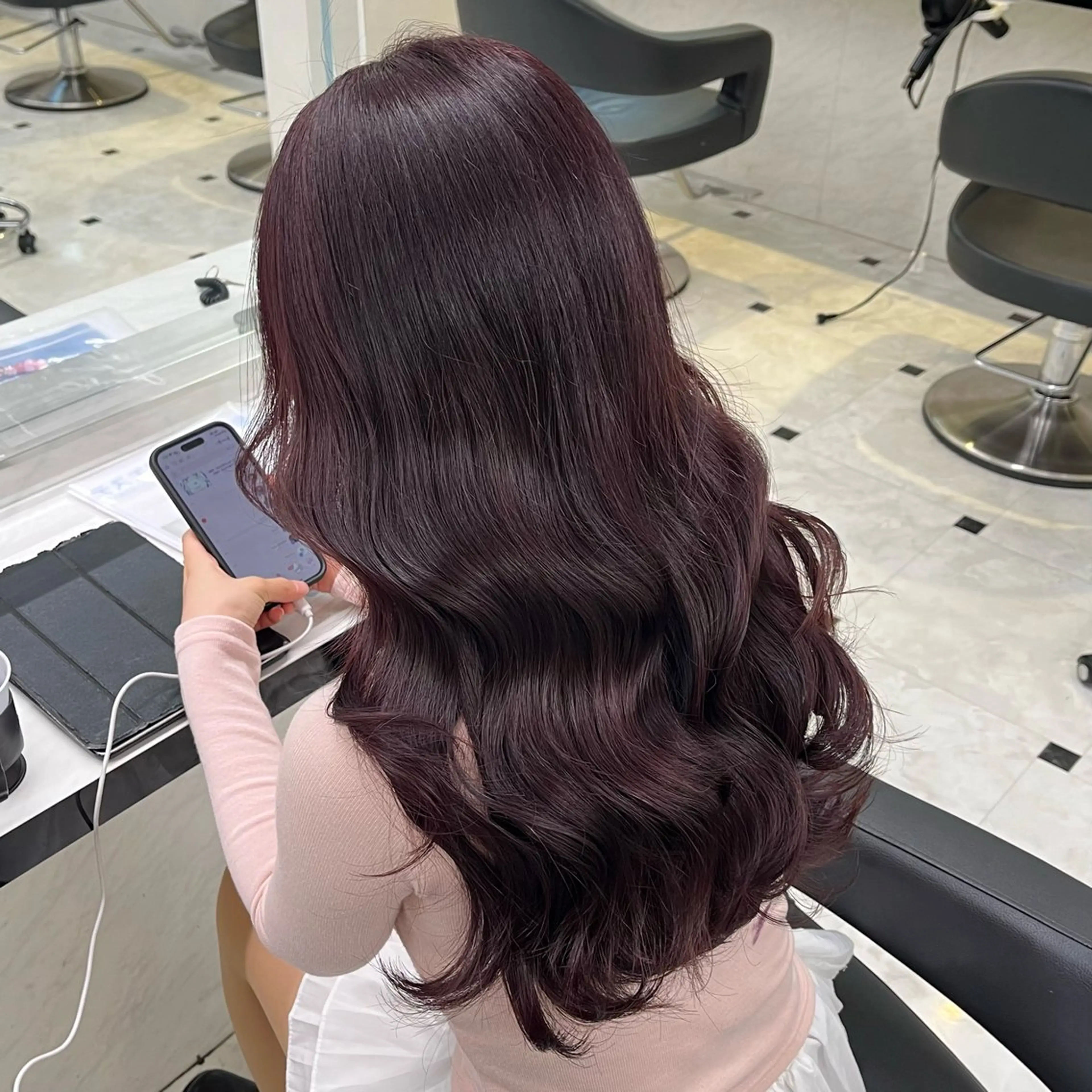 セミロング カラー ヘアアレンジ 🍒透明感カラー🌨 🥕ハイトーンカラーのヘアスタイル