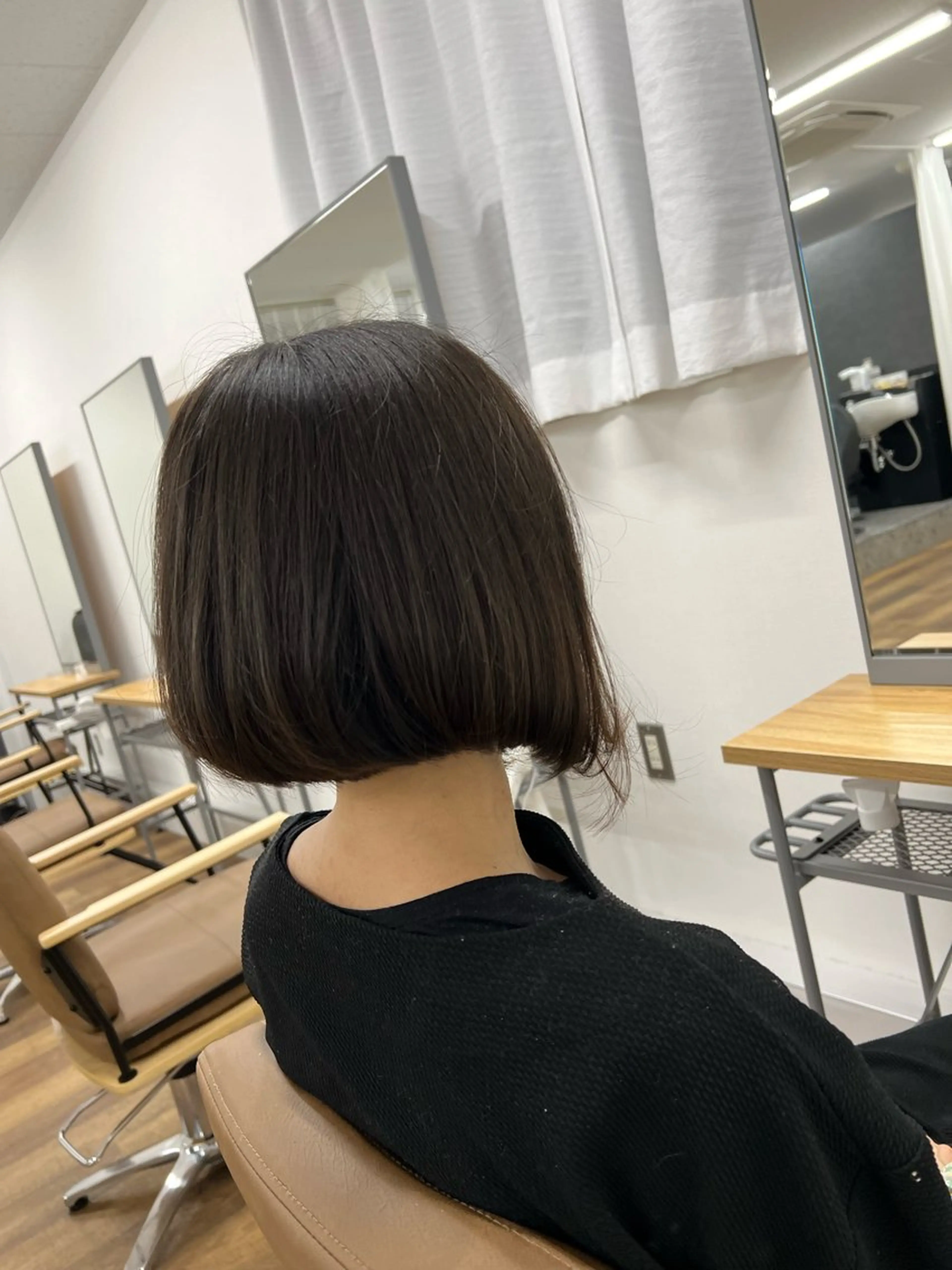 〈女性限定・ボブヘアー〉カット➕シャンプー(営業時間中は1100円)  営業後は0円の写真