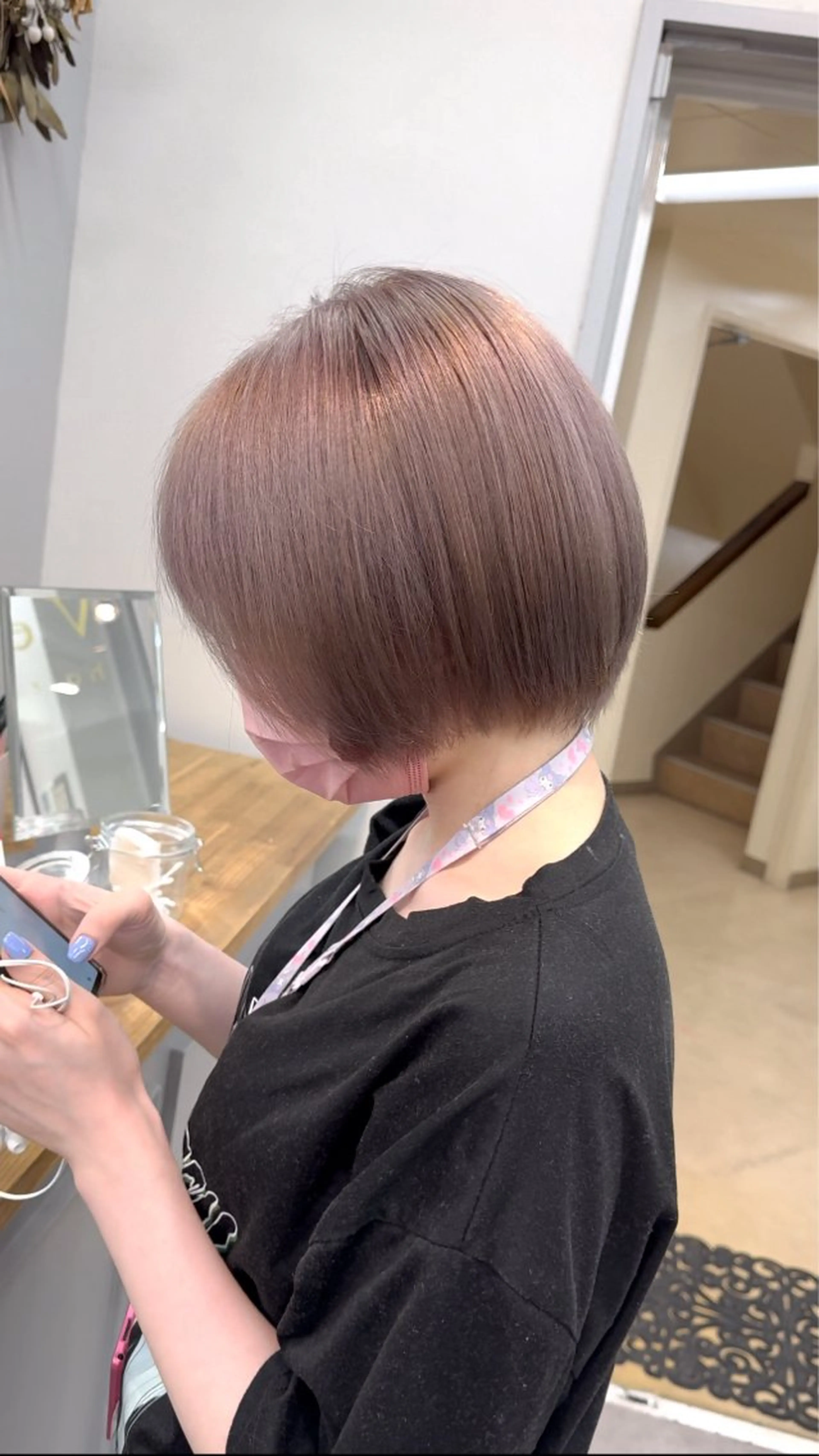 ショート カラー ヘアカラー トリートメント ブリーチ/ ハイトーンShugaのヘアスタイル