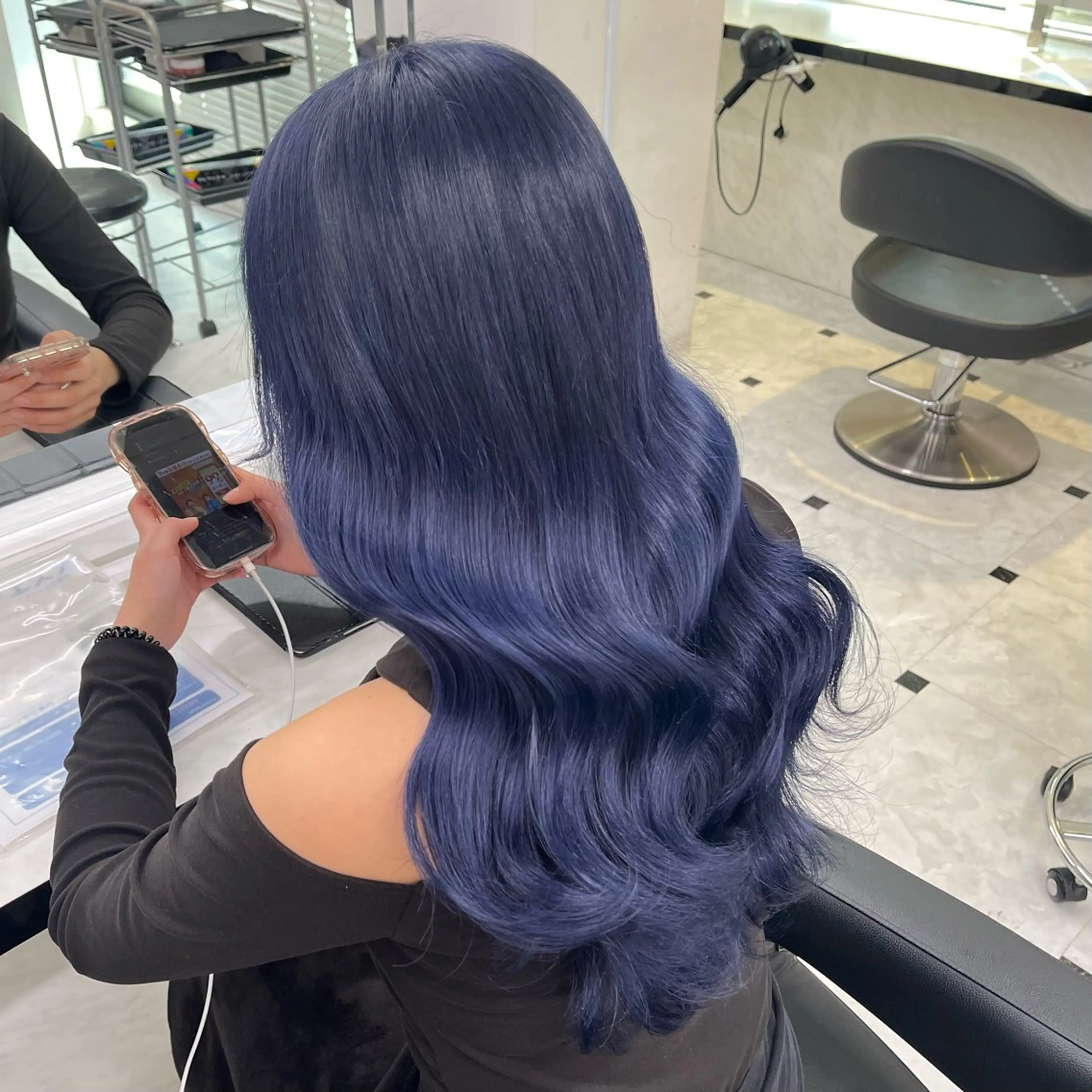 セミロング カラー ヘアカラー 🍒透明感カラー🌨 🥕ハイトーンカラーのヘアスタイル