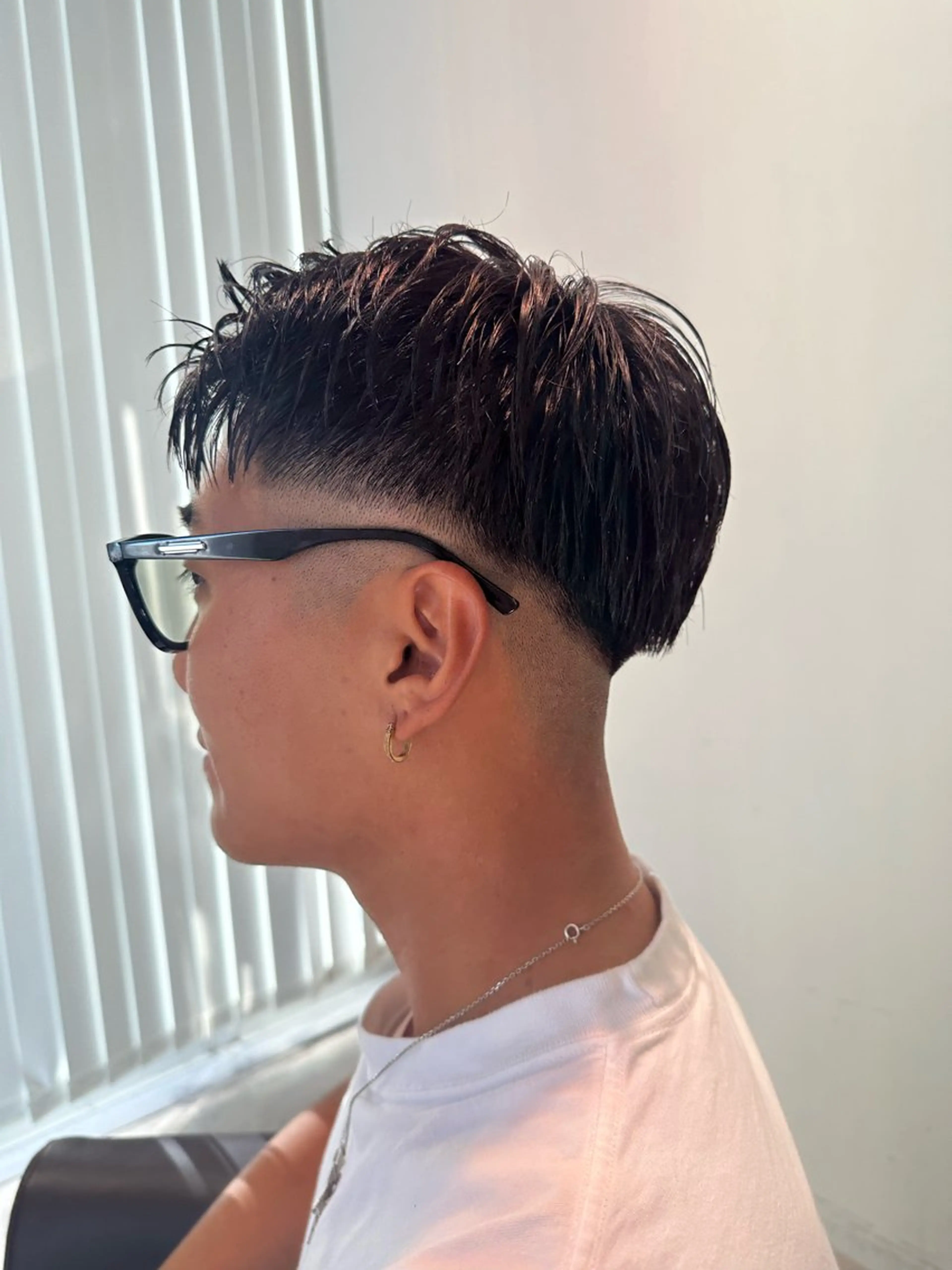 ショート メンズ フェードカット カット ✨艶ブリーチカラー✨ 酸性ストレート光太郎のヘアスタイル