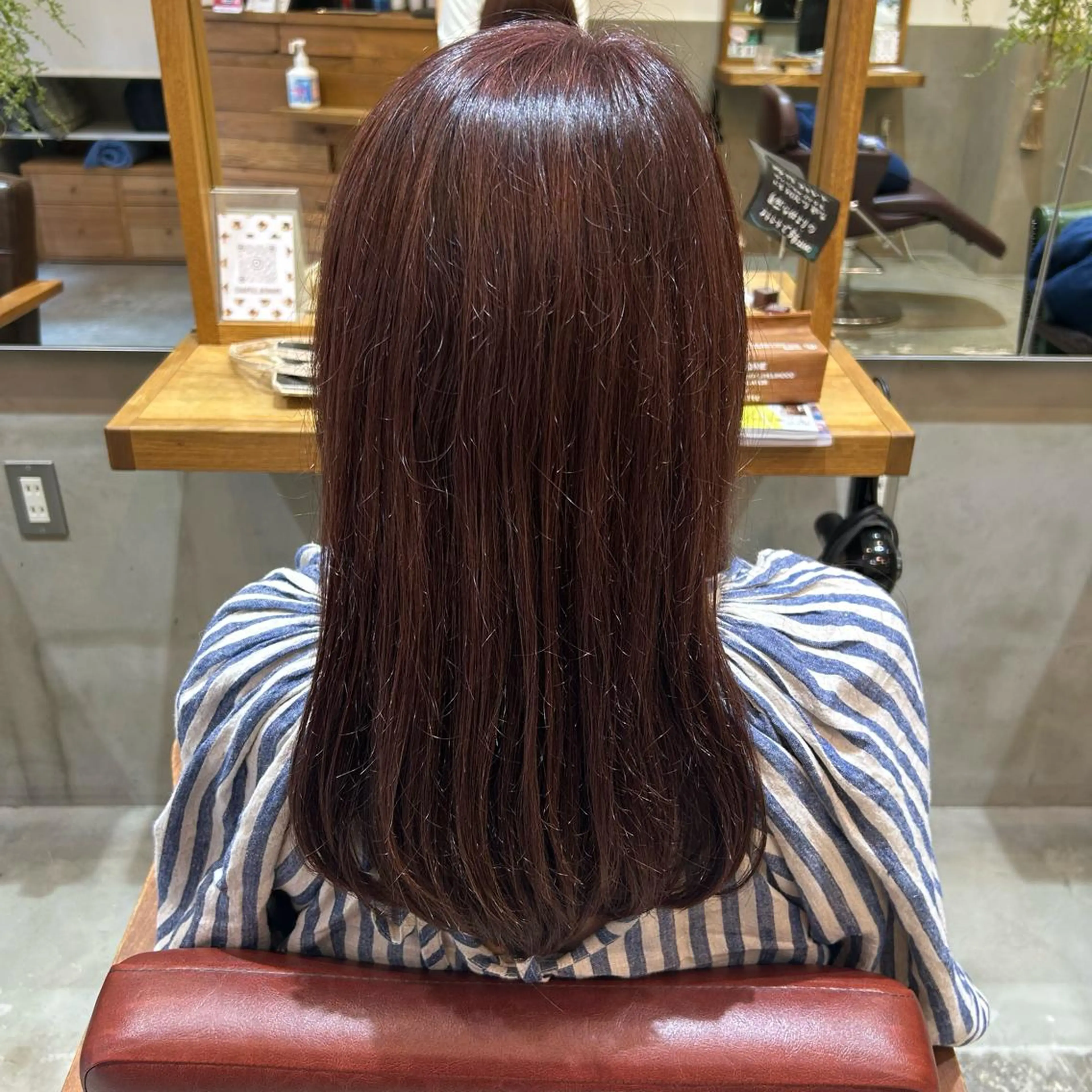 ミディアム カラー カット ヘアカラー トリートメント 若狭 彩花のヘアスタイル
