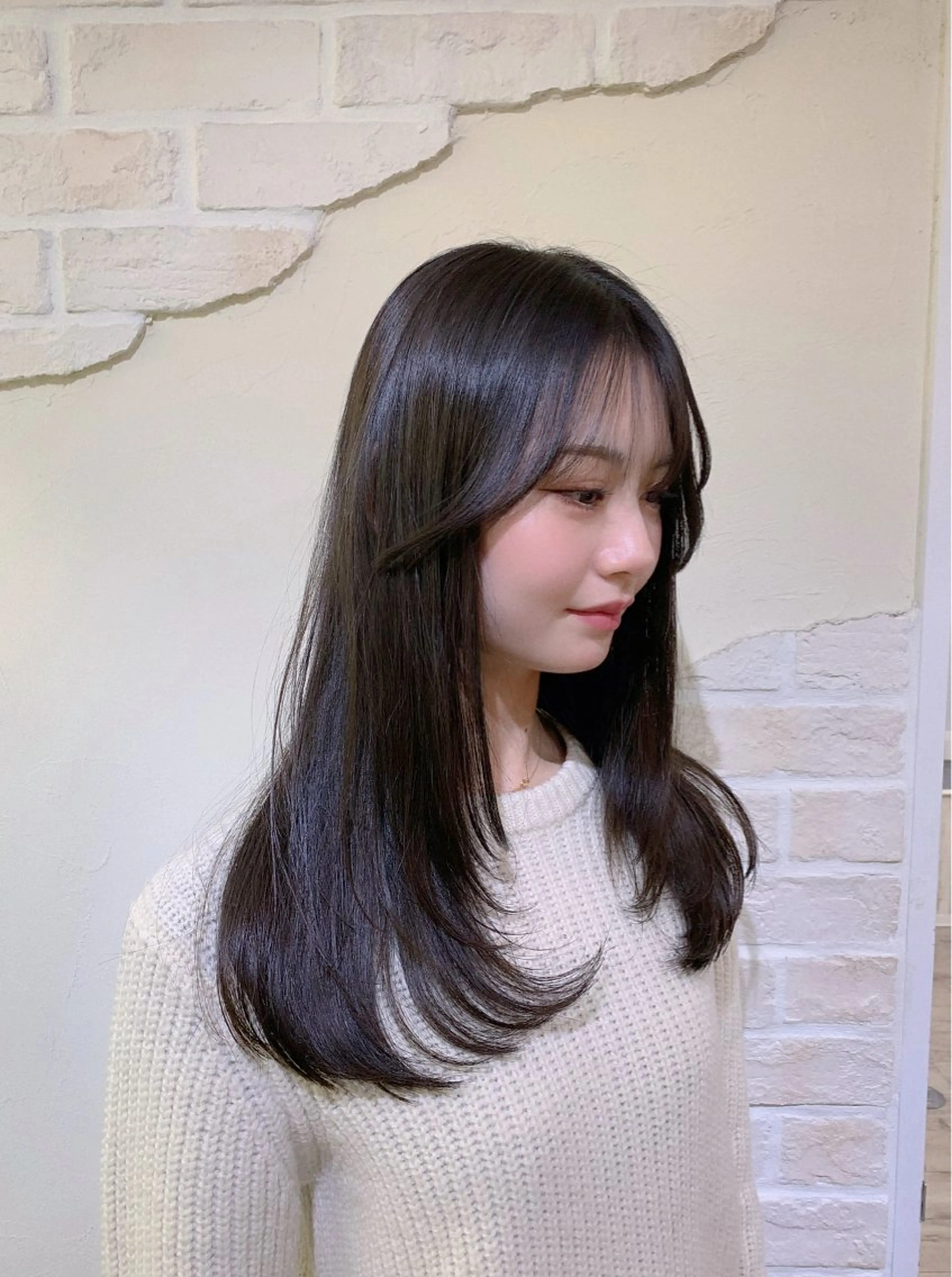 セミロング カラー レイヤーカット カット ヘアカラー トリートメント 越冨 晃平のヘアスタイル