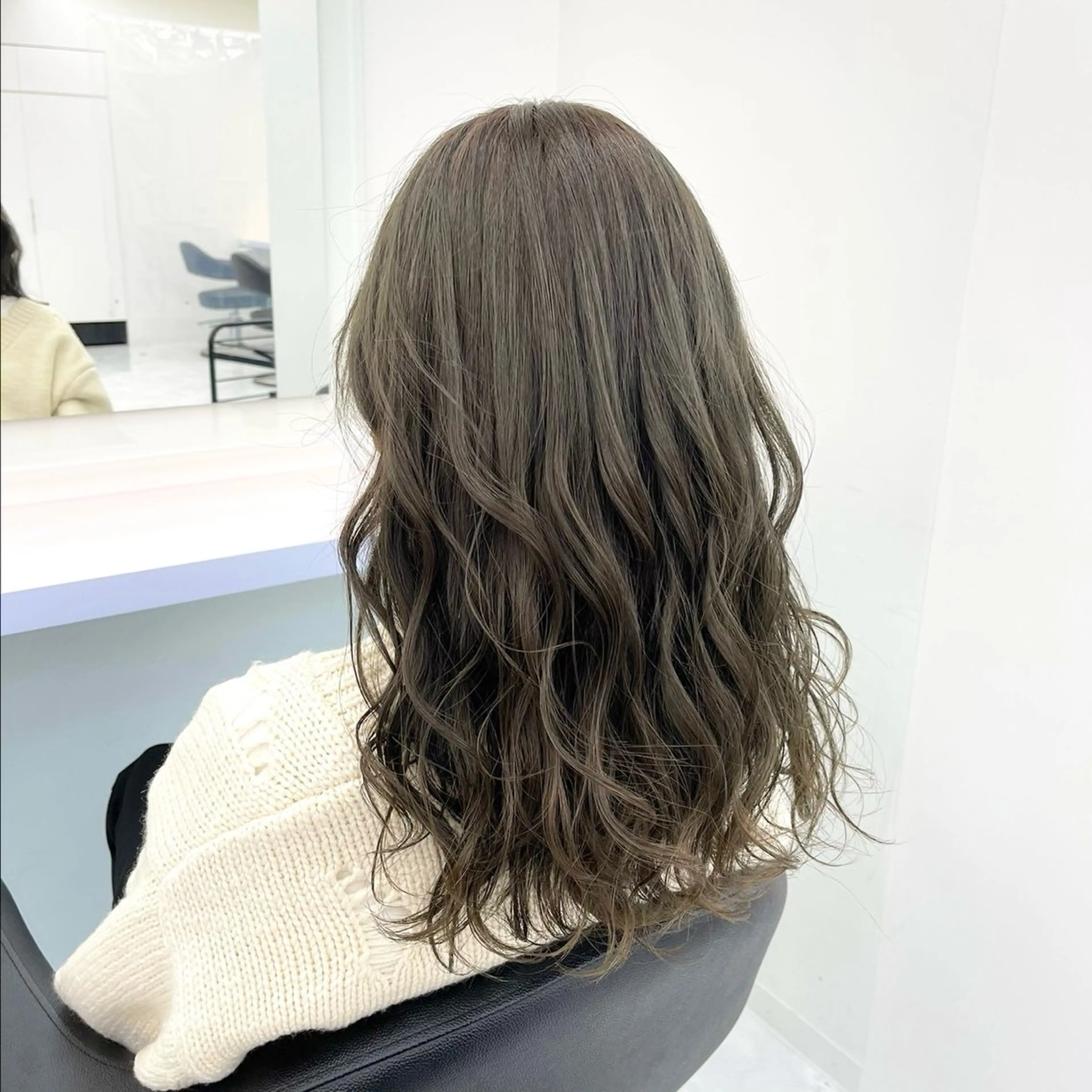 セミロング カラー グレージュ オリーブグレージュ オリーブグレー ヘアカラー ヘッドスパ ヘアセット ♡ブリーチカラー♡ Mirioのヘアスタイル