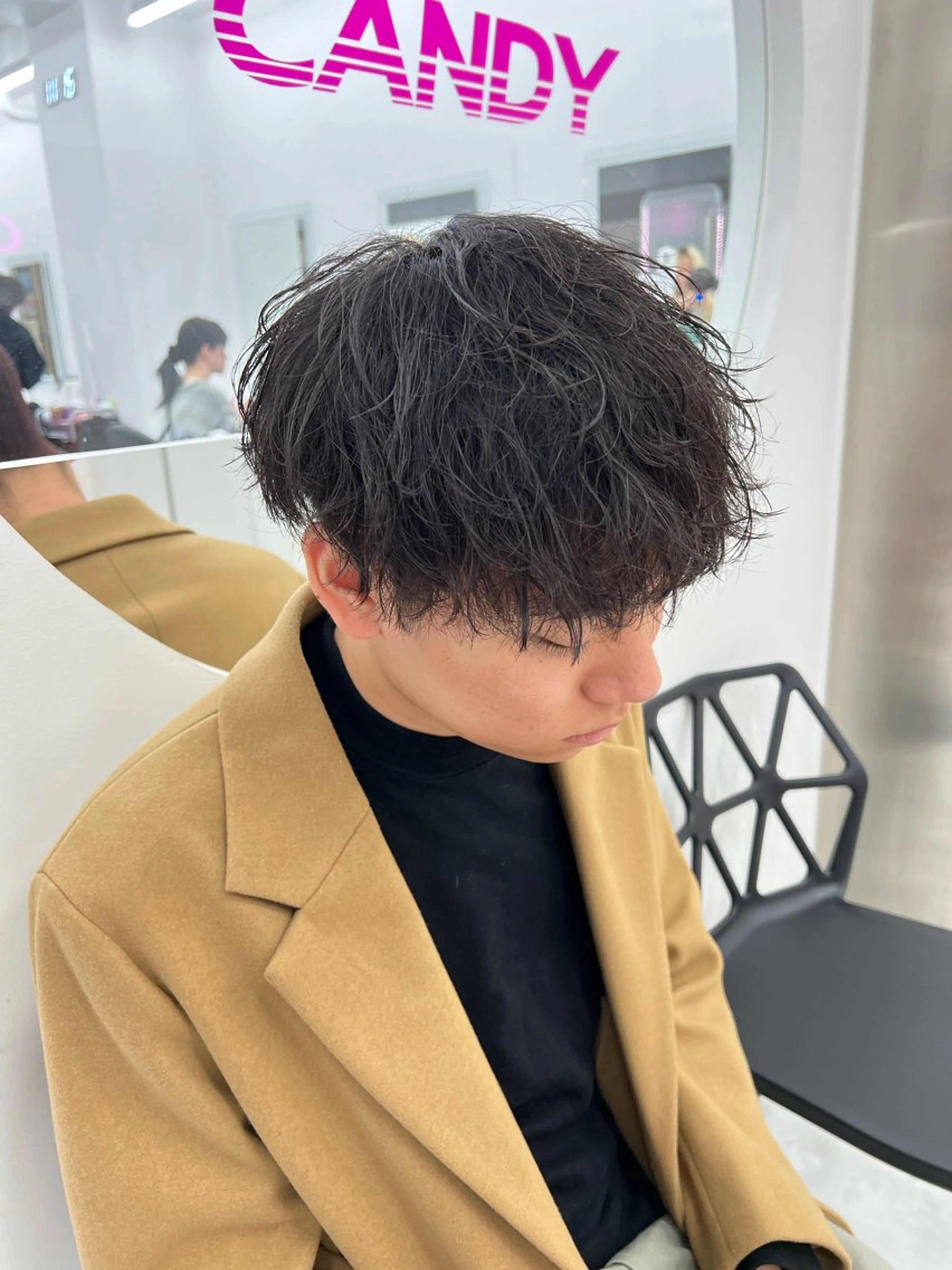 ミディアム パーマ メンズ ミディアムパーマ センターパート メンズ韓国風 韓国マッシュ マッシュウルフ トレンド/レイヤー うる艶🪞CANDYのヘアスタイル