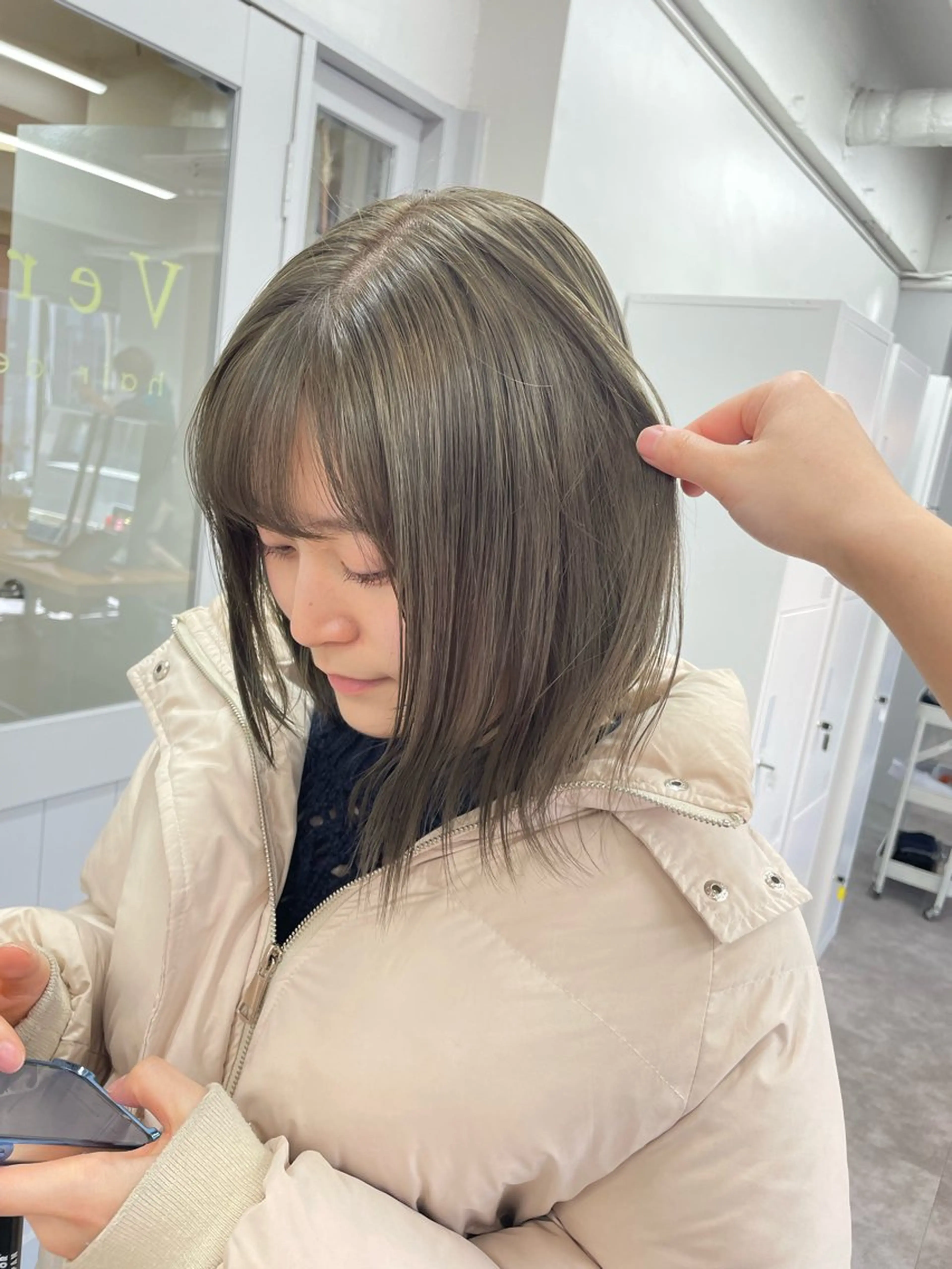ミディアム カラー ヘアカラー 🌸柔らかハイトーン 🧃Shionのヘアスタイル