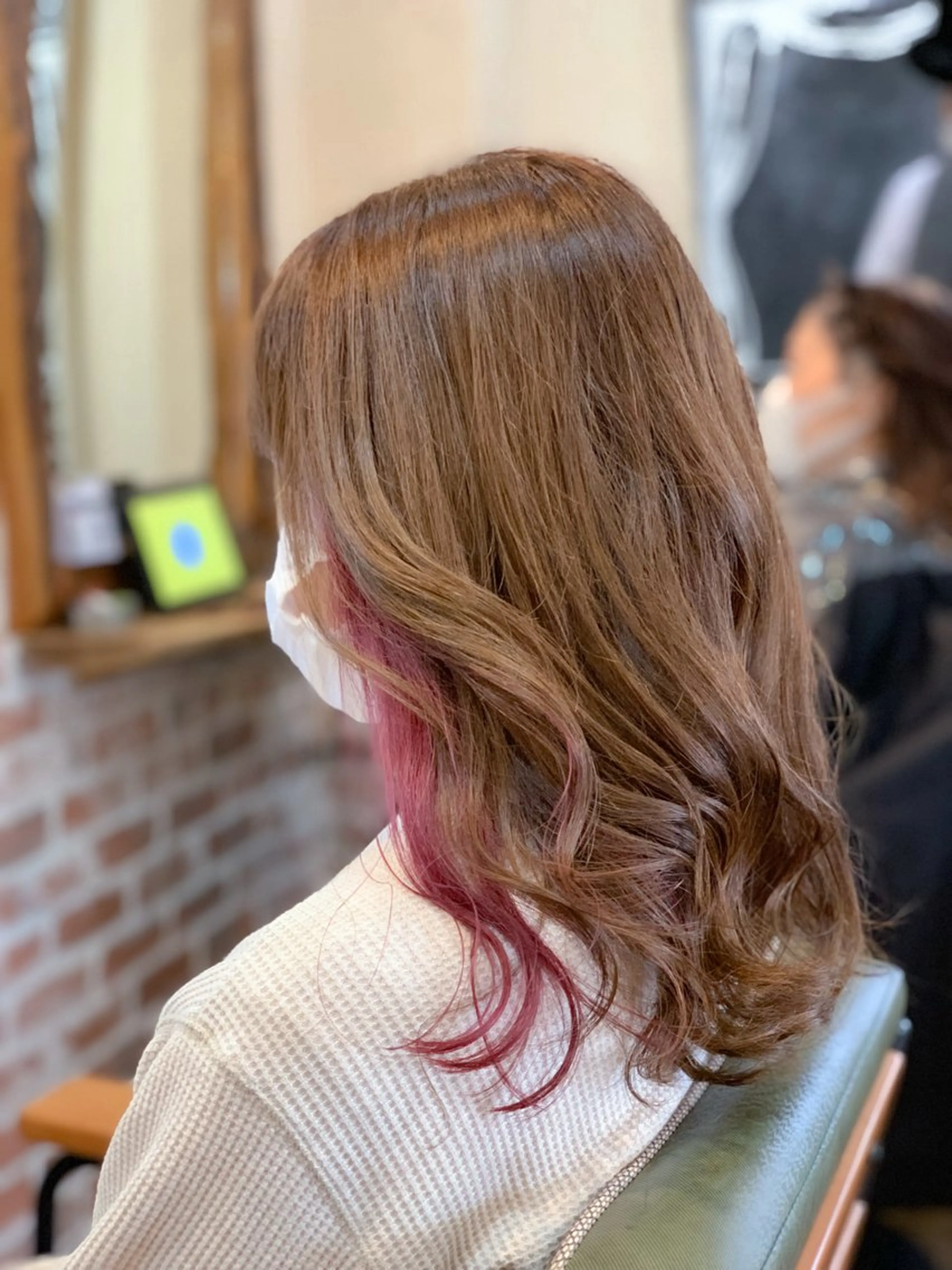 セミロング カラー インナーカラー ピンクカラー affect 上大岡所属・《ブリーチカラー / 縮毛矯正》坂本爽のヘアスタイル