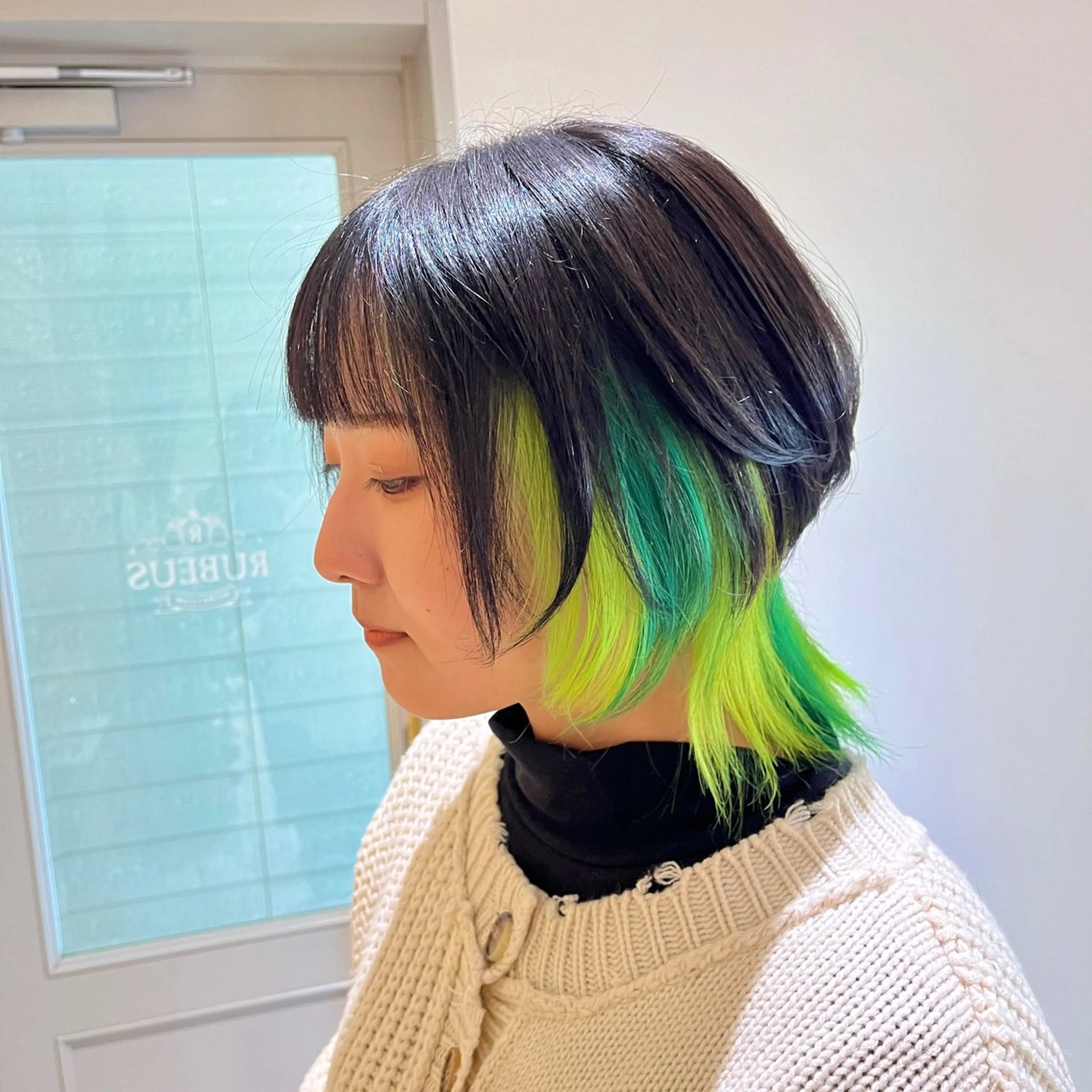 ショート カラー ブリーチ ヘアカラー トリートメント RUBEUS【ルベウス】所属・✨艶々カラー🎨 杉本賢人のヘアスタイル