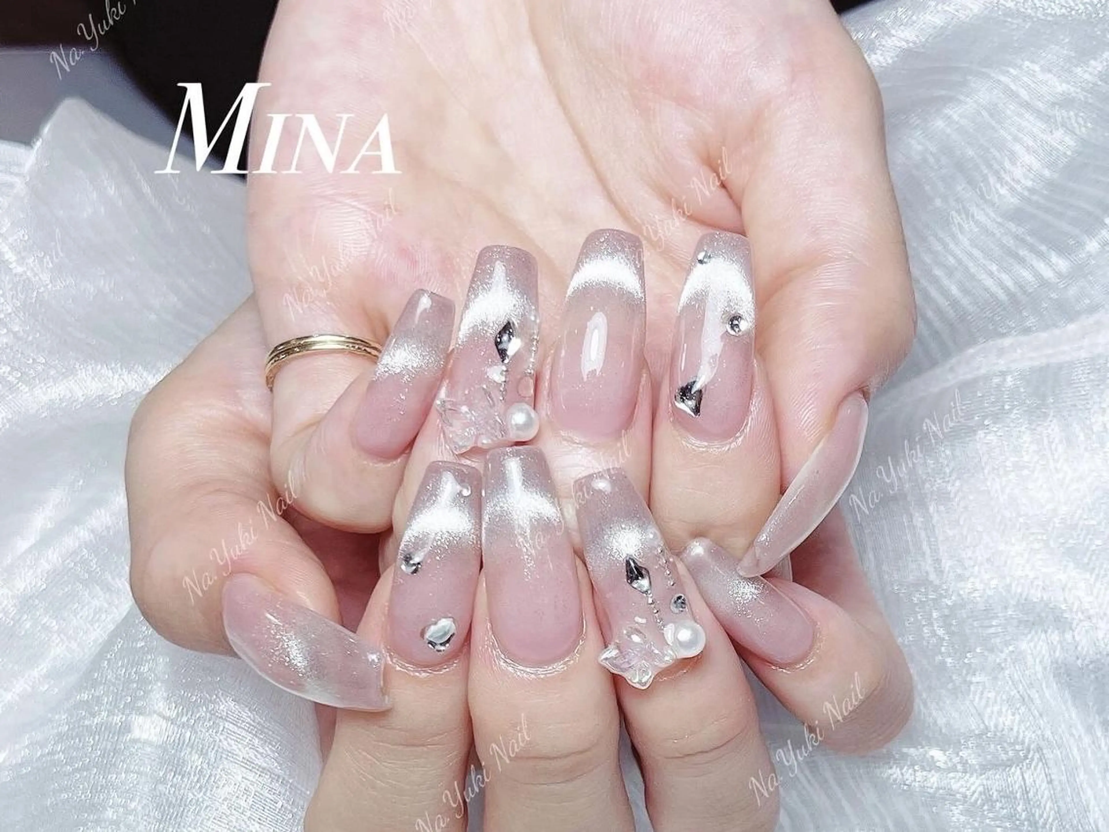 ネイル Queenie 🦋のネイルデザイン