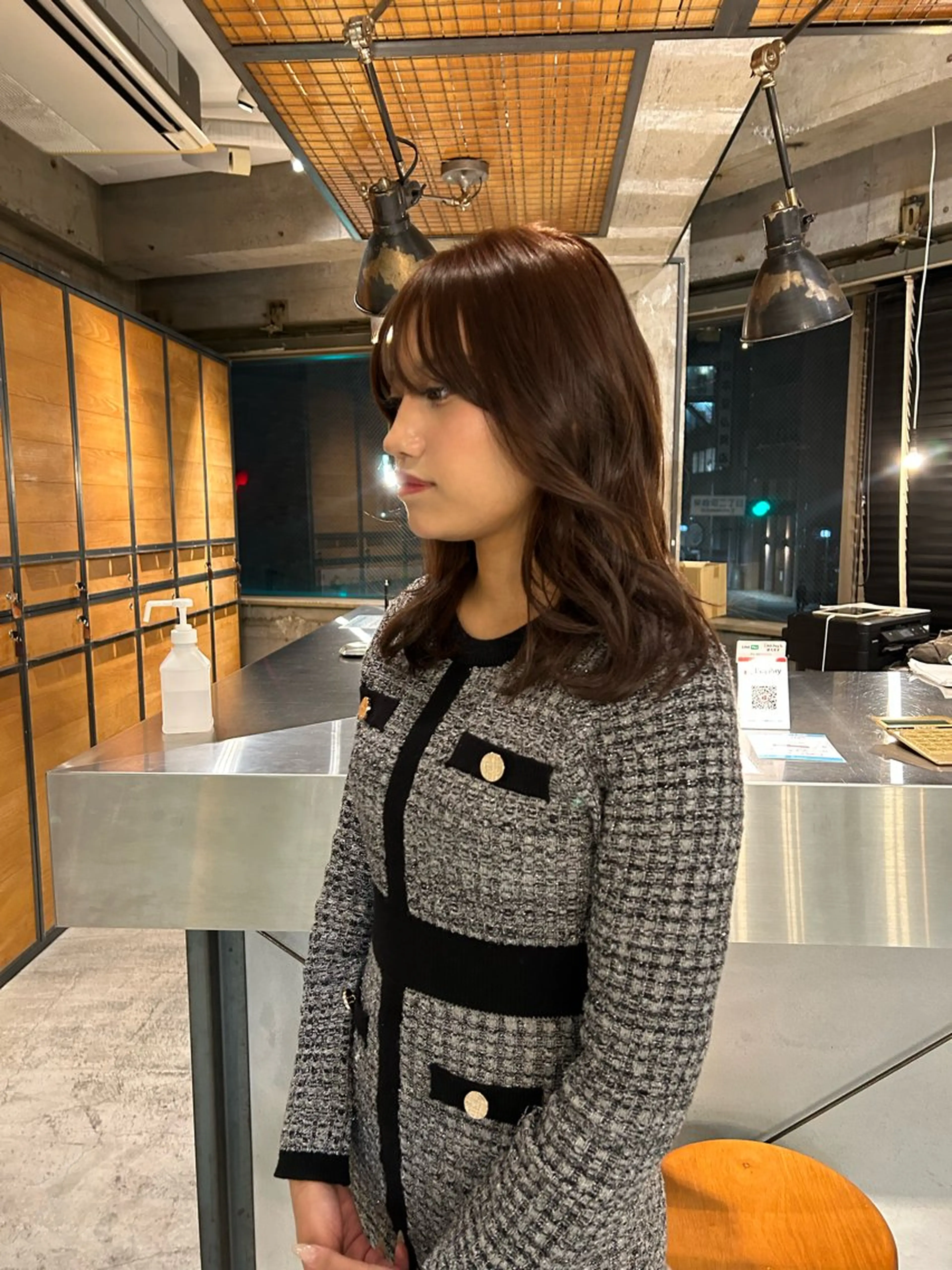 ミディアム カラー ブリーチ ブラウンカラー マロンブラウン ブリーチなしカラー カット ヘアカラー 丸みショート /nagisaのヘアスタイル