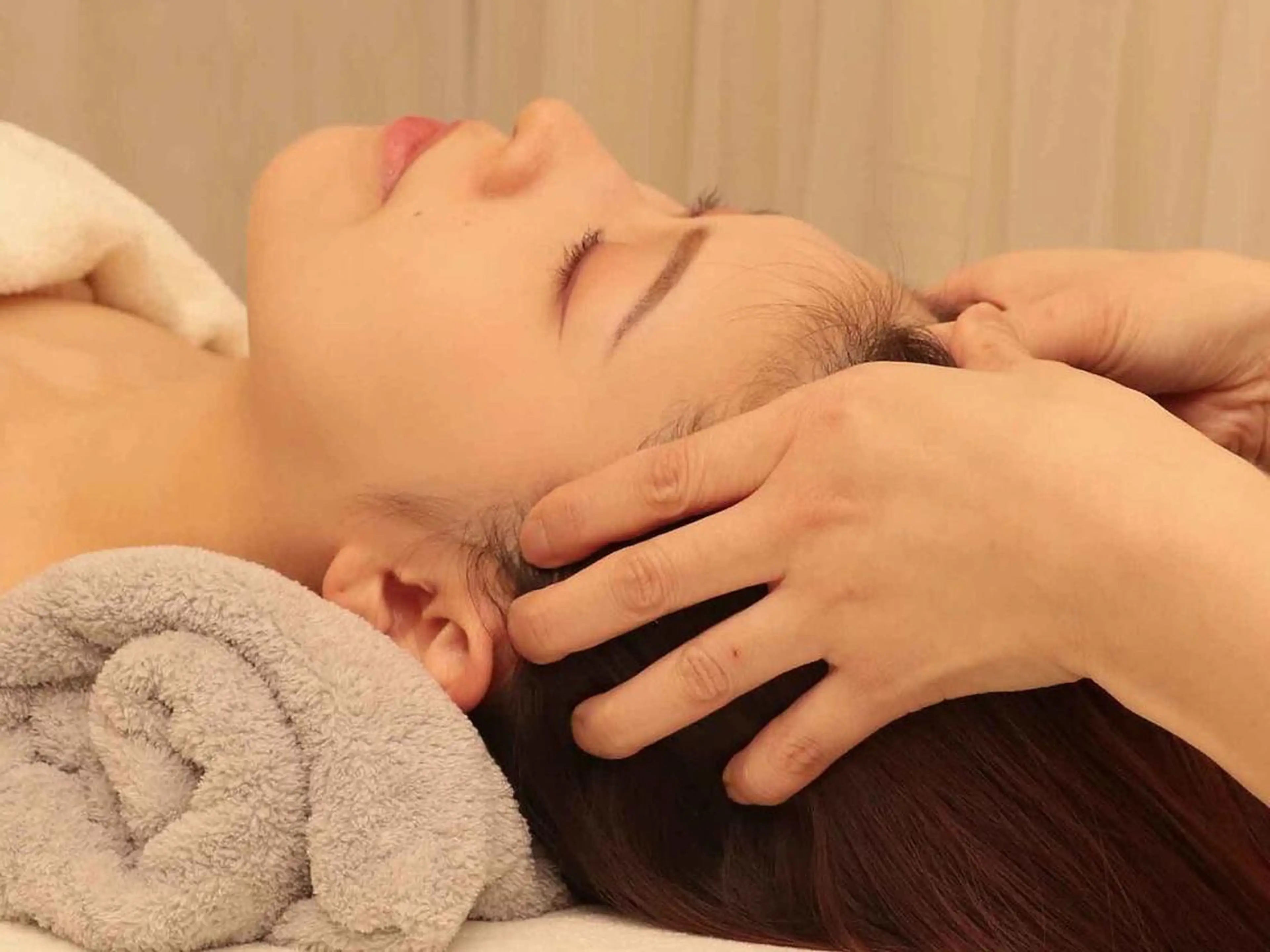 ミディアム カラー パーマ ヘアアレンジ メンズ キッズ ネイル マツエク・マツパ アイブロウ ヘッドスパ 堀井 凌平のヘアスタイル