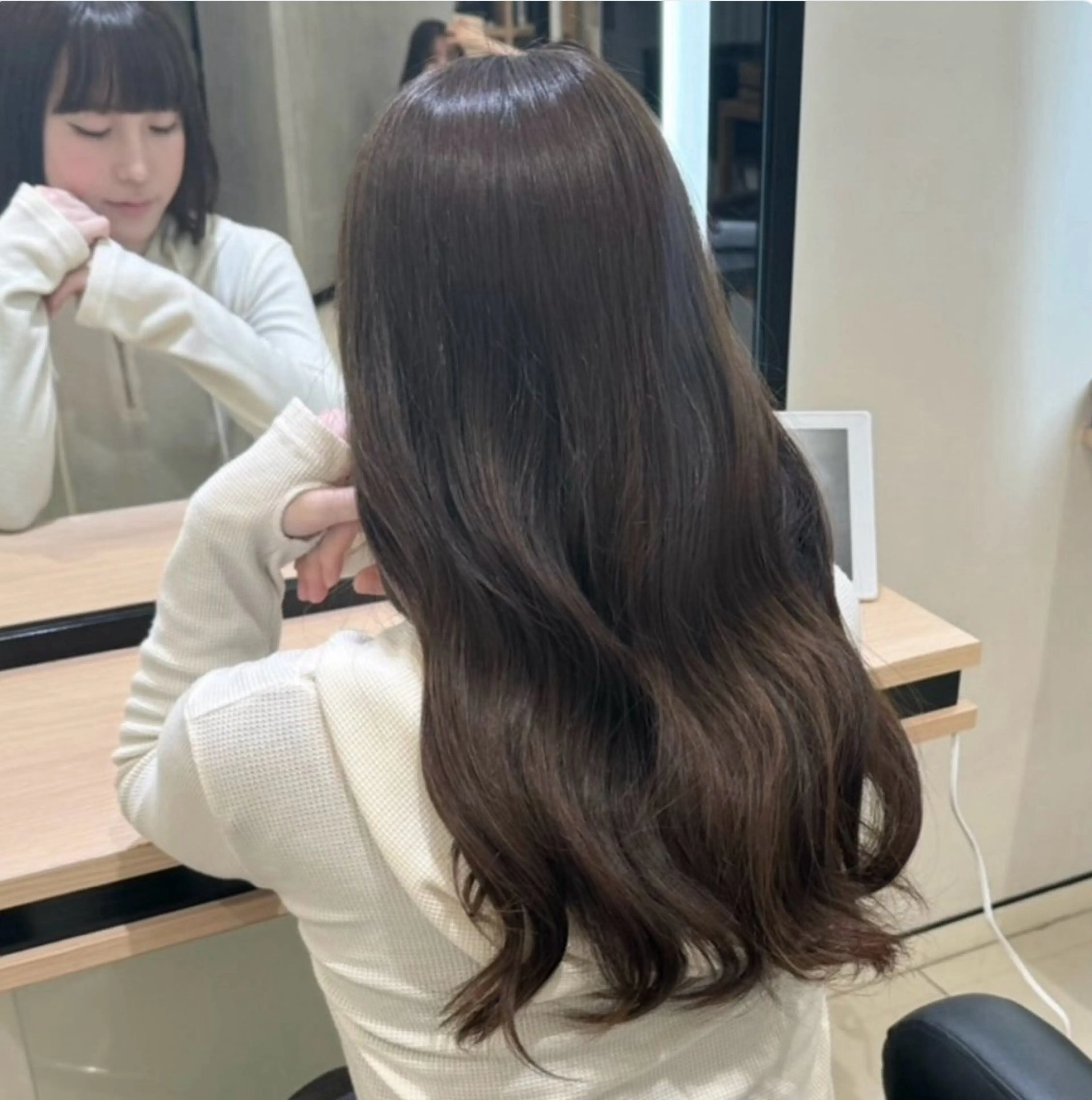 ロング カラー ヘアカラー トリートメント ひなの🫧ベージュ系 艶カラーのヘアスタイル