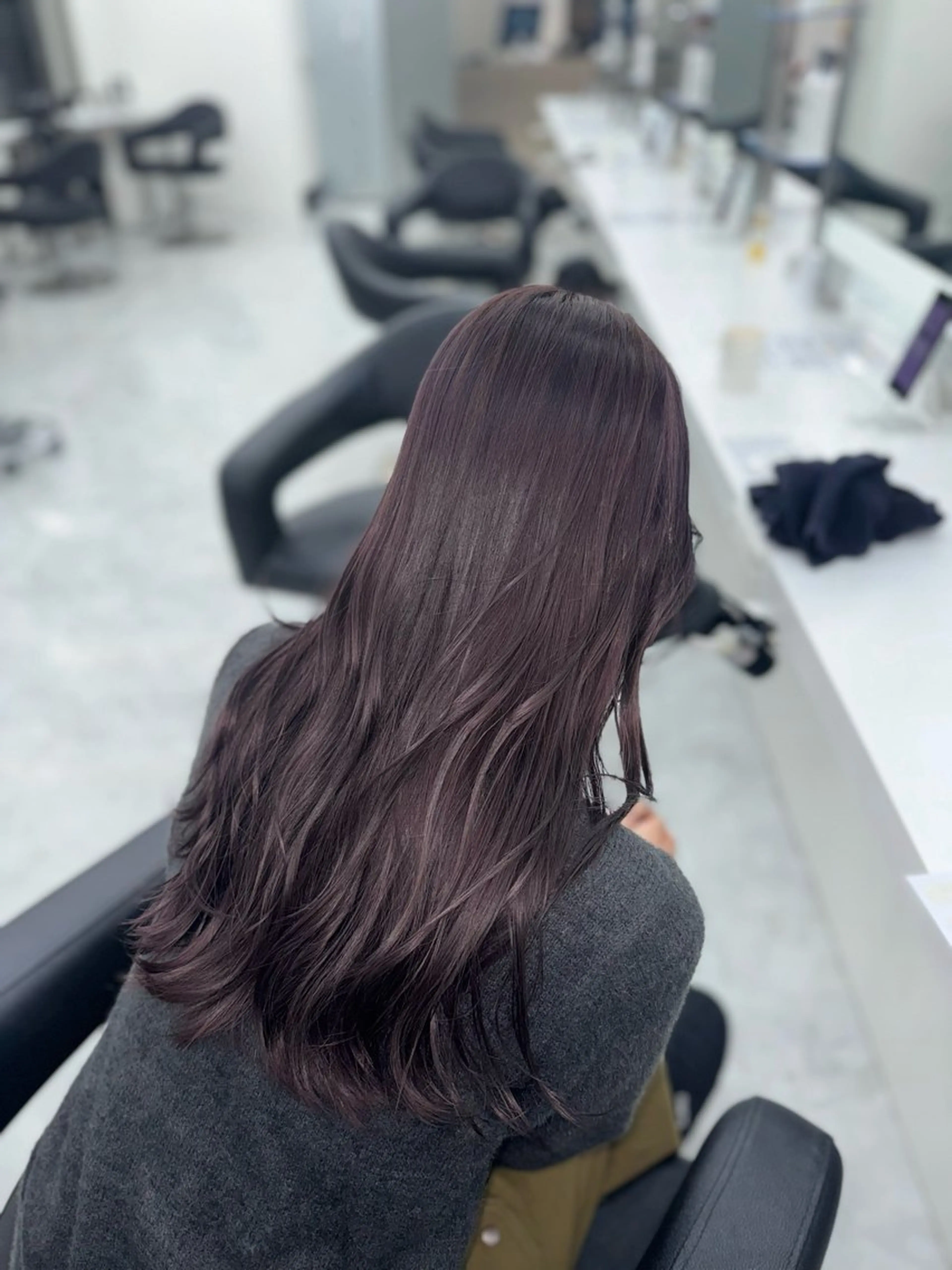 ロング カラー 🩶niina 暗髪韓国系カラー🩶のヘアスタイル
