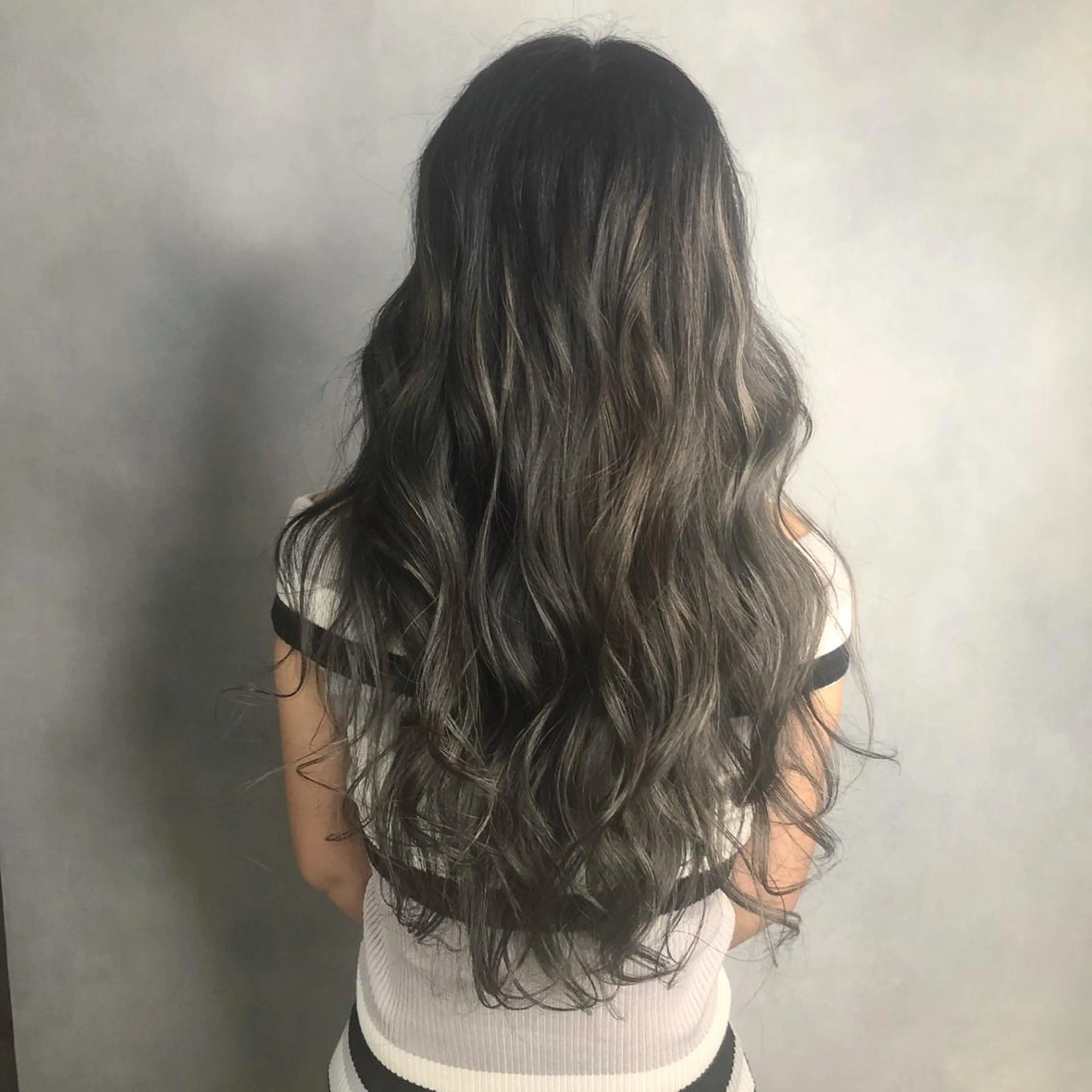 ロング カラー ハイライトカラー ハイライト ORIKA 美容室のヘアスタイル