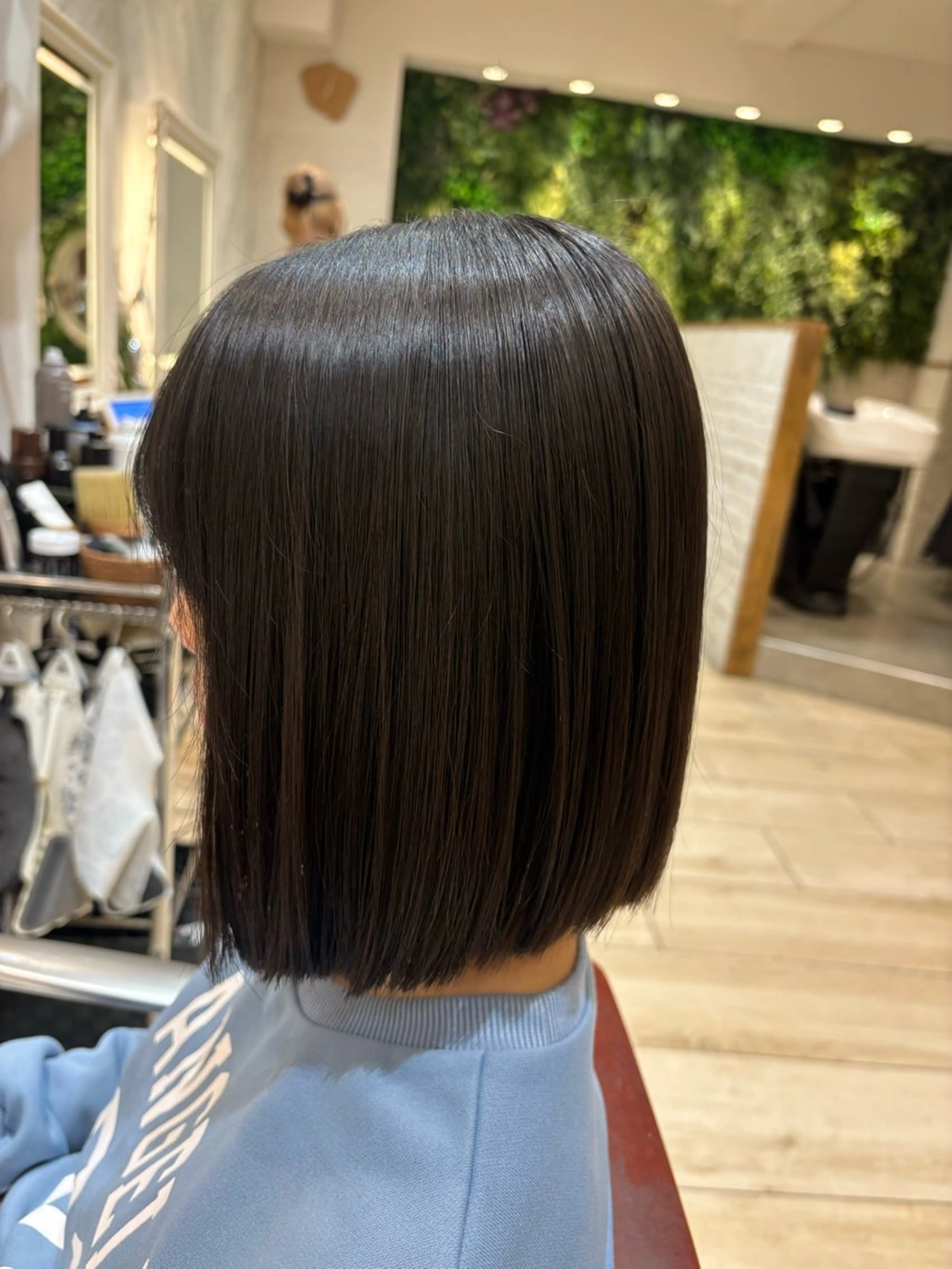 ミディアム ボブ カット ✨髪質改善縮毛矯正 酸性ストレートのヘアスタイル