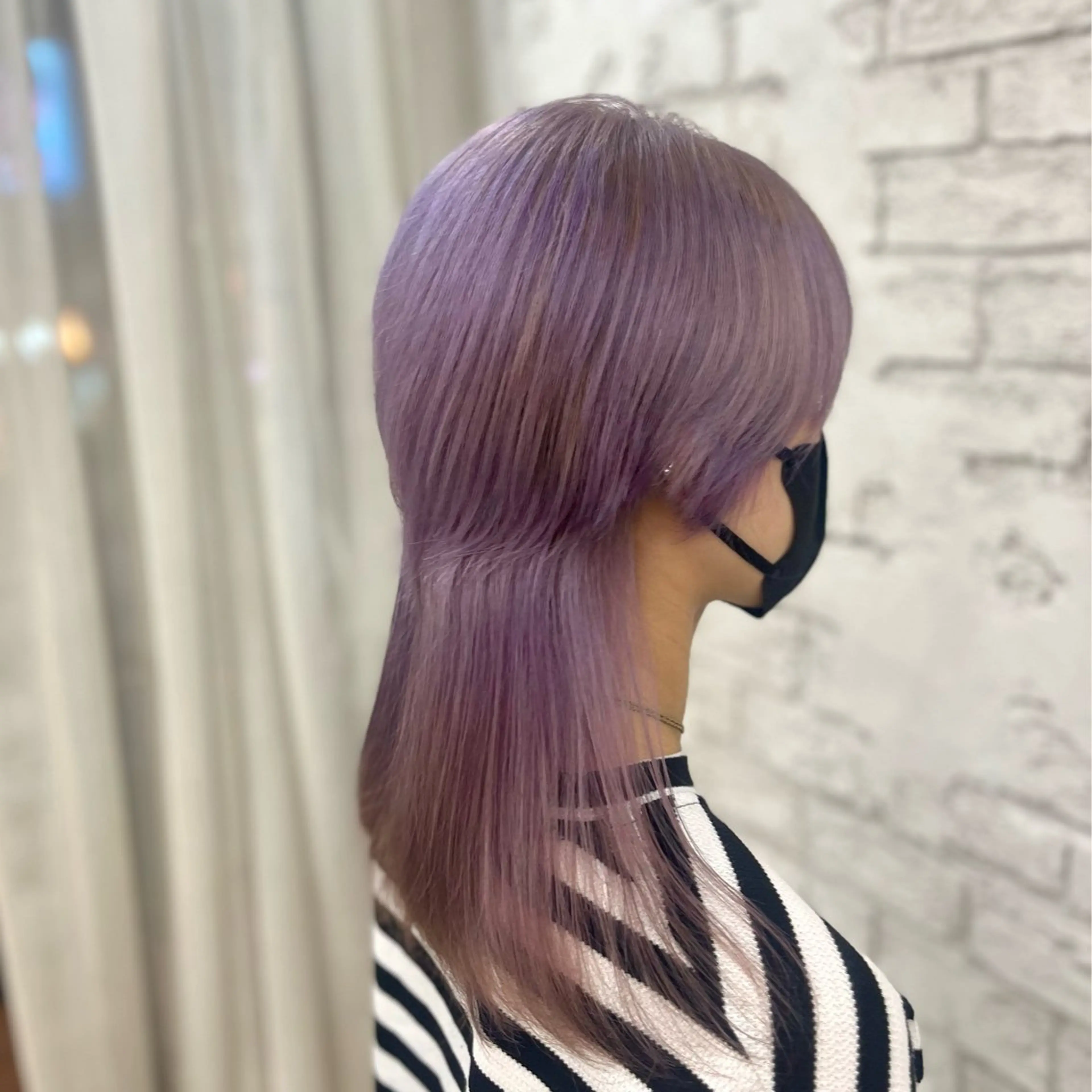 セミロング ピンクラベンダー ウルフカット 艶髪ブリーチカラー 💗manaka💗のヘアスタイル