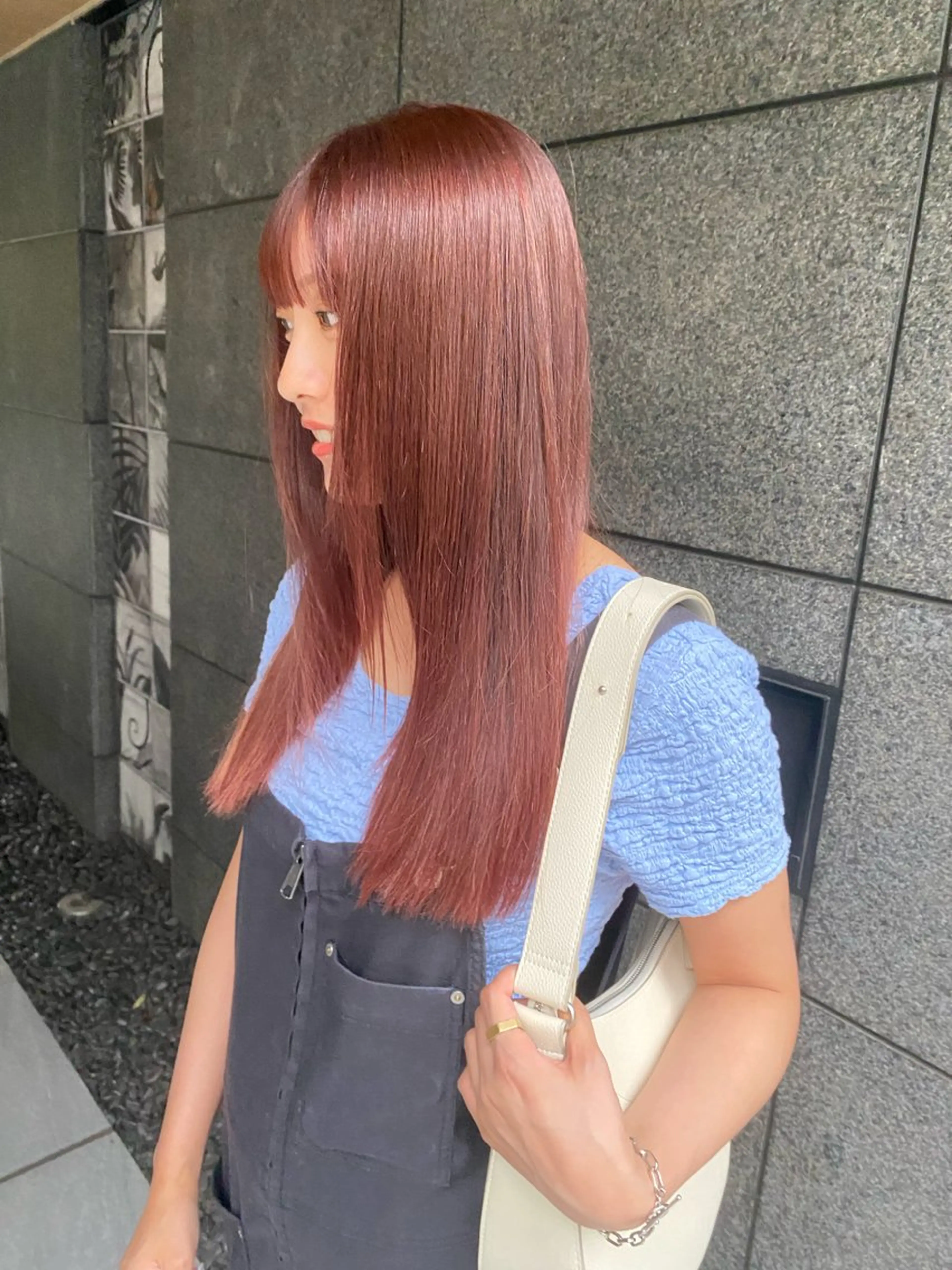 セミロング カラー ヘアカラー 室谷 侑奈のヘアスタイル