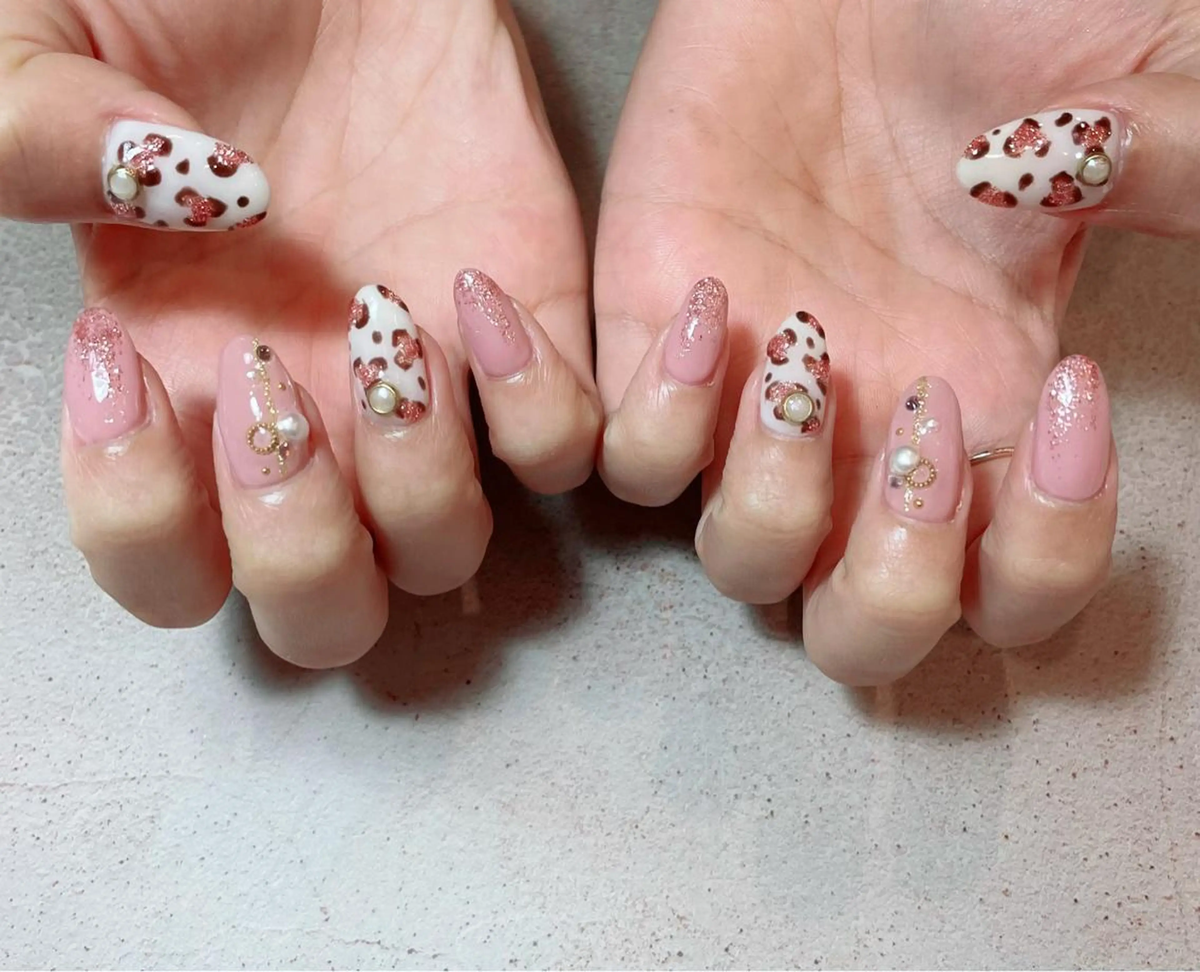 ネイル アニマル柄 ジェルネイル ハート パラジェル nailsalon SIMB.のネイルデザイン