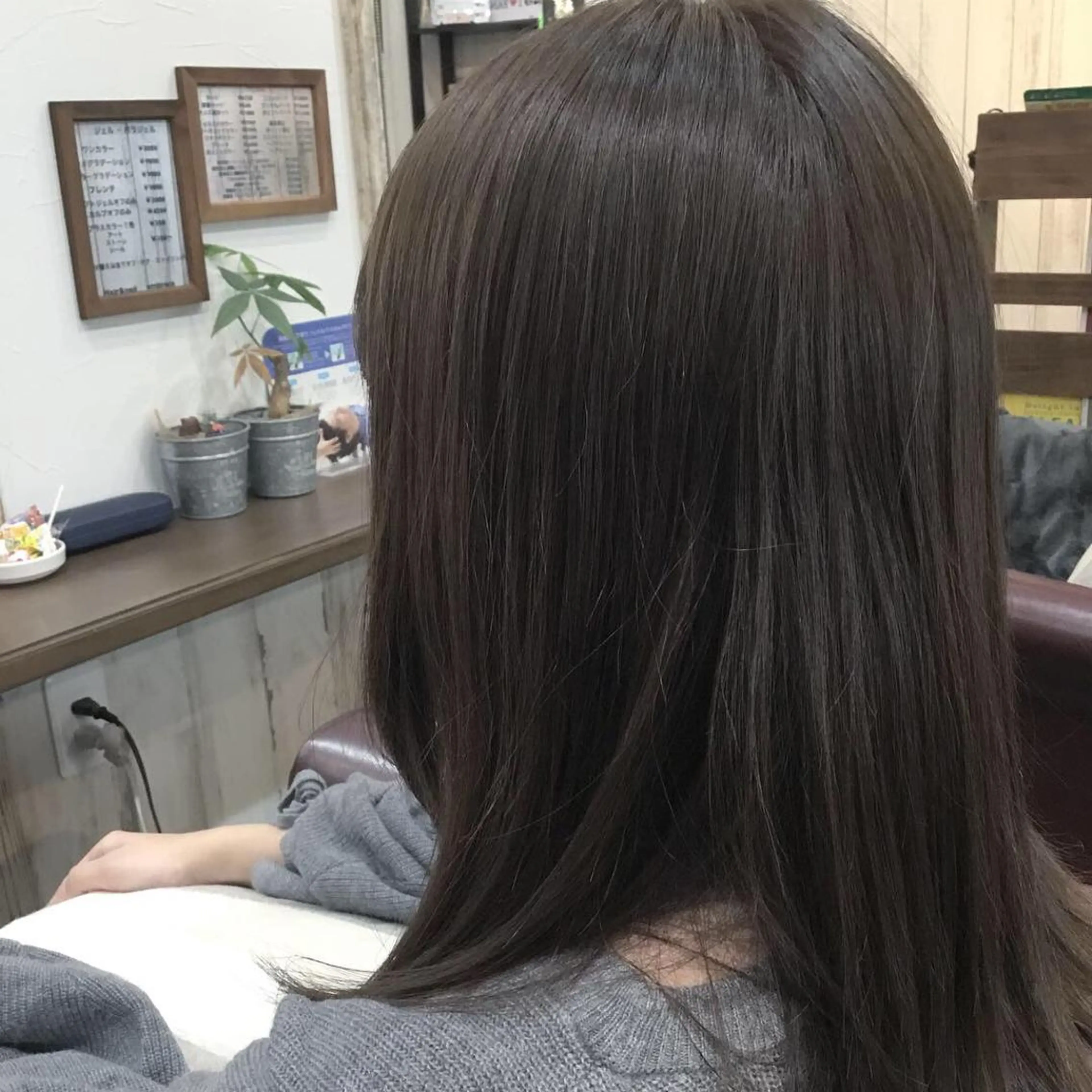 セミロング カラー 金崎 新吾のヘアスタイル