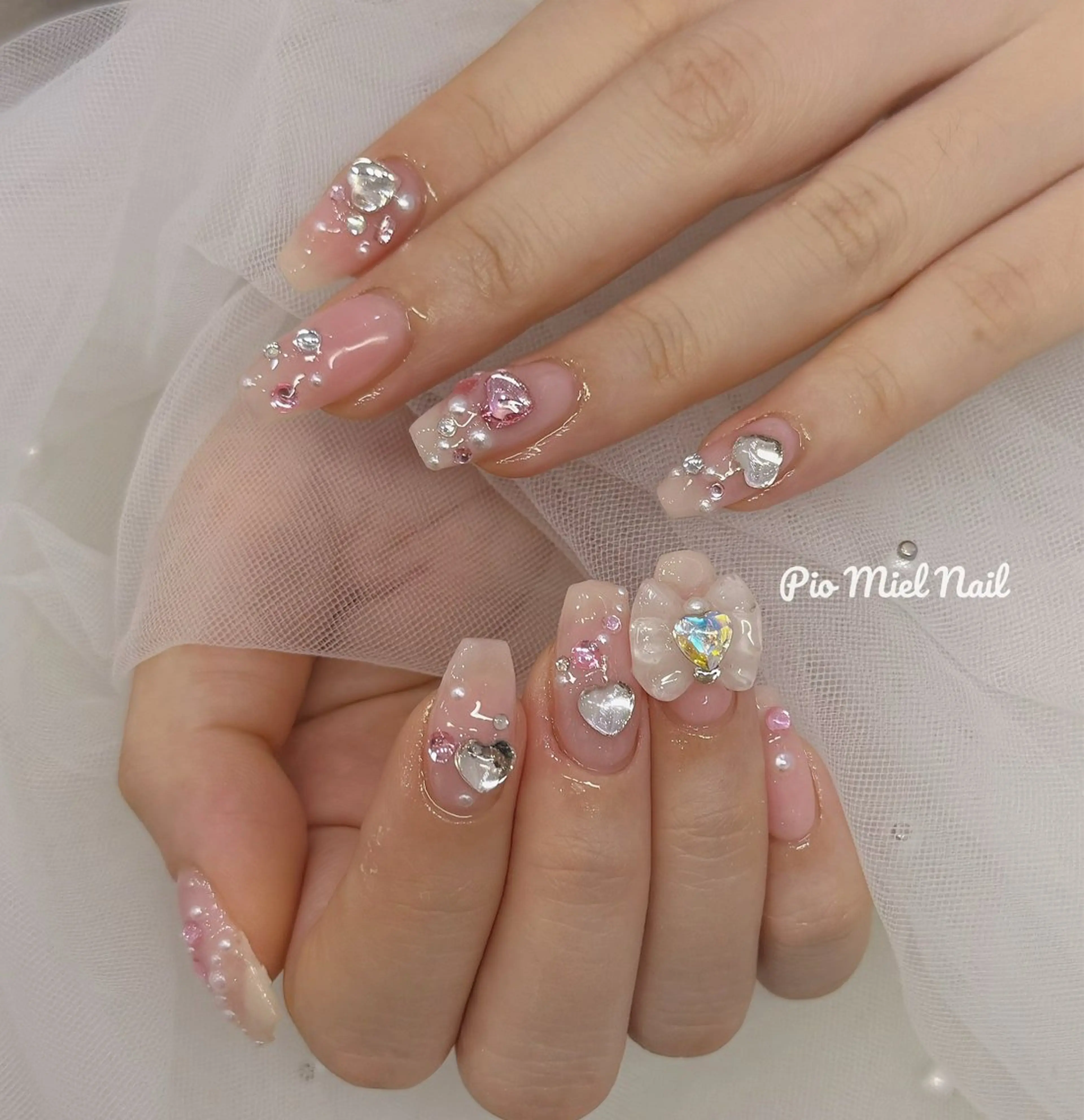 ネイル ガーリー ハート キラキラネイル ラメ(グリッター) ロングネイル ハンドネイル momo 長さだしのネイルデザイン